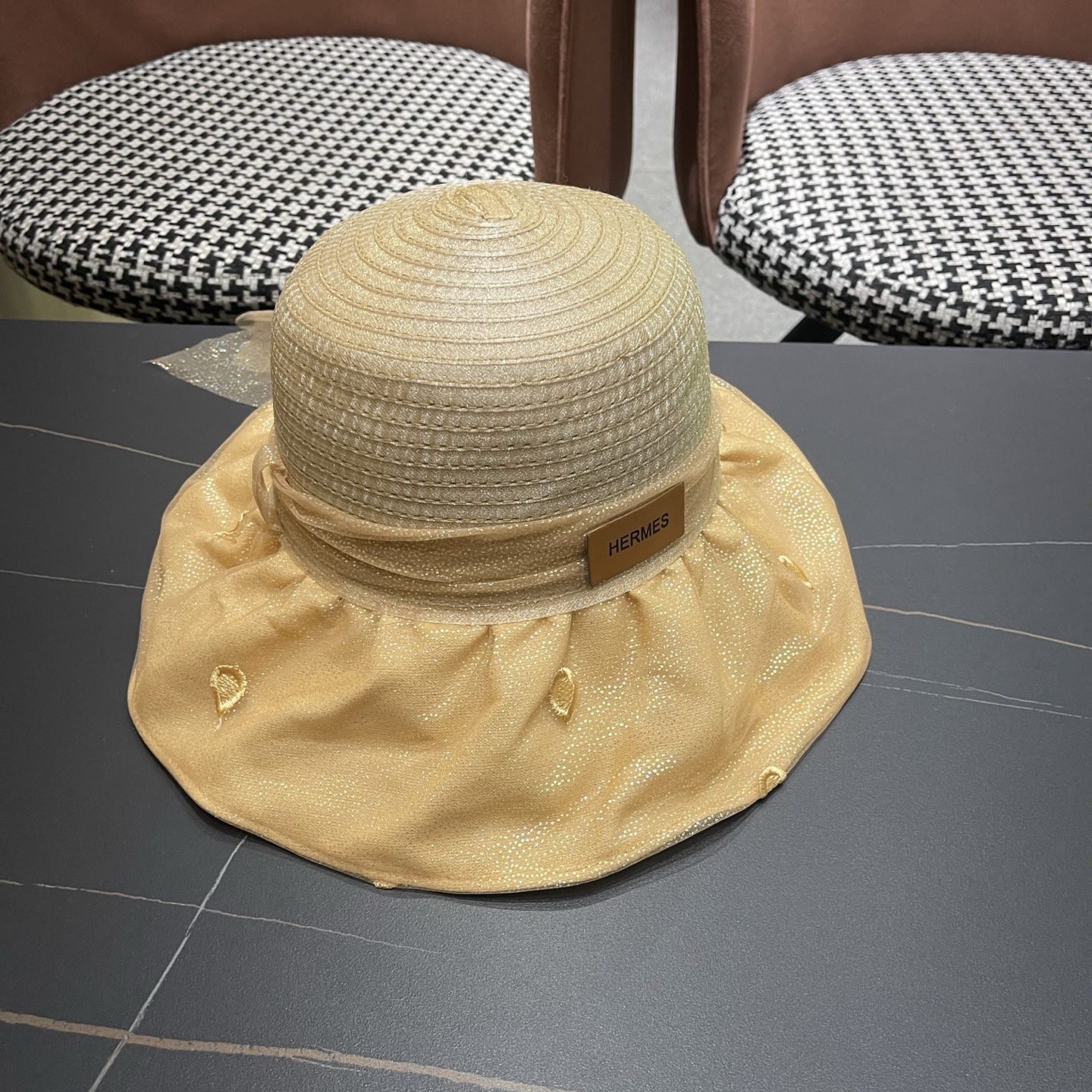 HERMES爱马仕大檐遮阳帽女夏季新款网纱气质彩胶渔夫帽女士防紫外线防晒帽