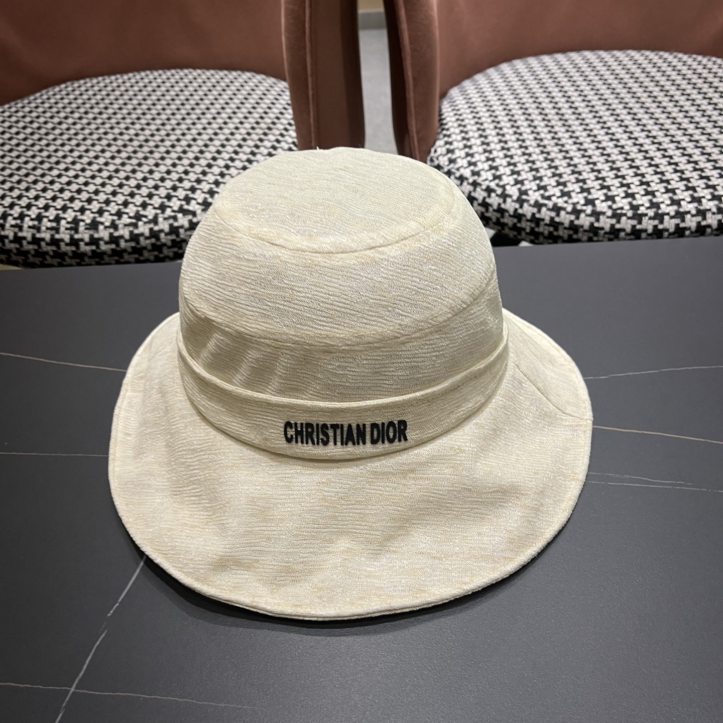NO:755673,[DIOR Dior] Spring and summer new linen breathable large brim bucket hat, foldable and easy to match, a must-have hat for going out on the street, straw hat, fisherman hat, baseball cap, hat, dior, dior, espadrilles, hats19860909【DIOR迪奥】春夏季新款麻布透风大帽檐渔夫帽,可折叠很好搭配,出街必备帽子草帽渔夫帽棒球帽,帽子,dior,dior,espadrilles,hats,hat