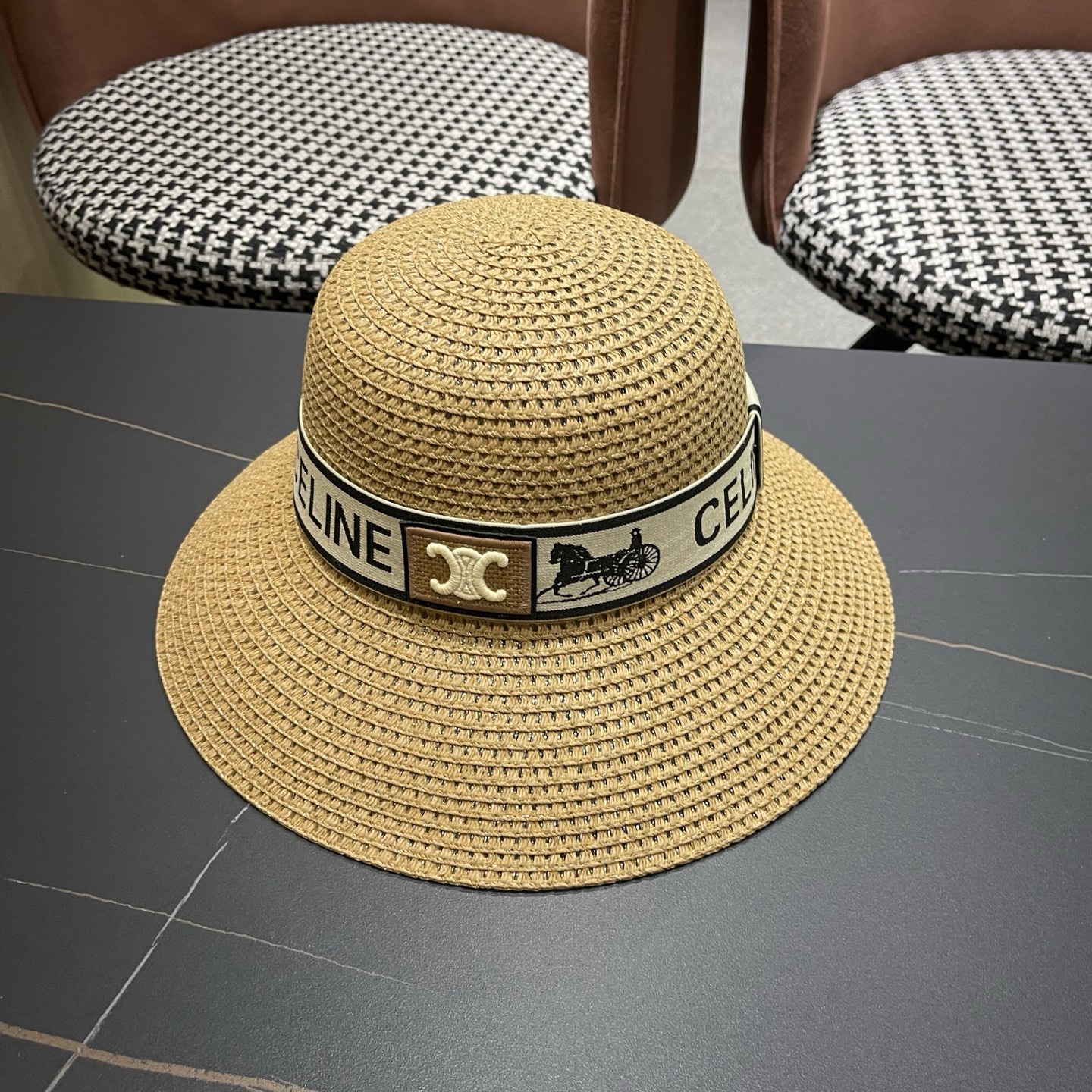 【CELINE赛琳】新款织带款镂空编织草帽，度假休闲必备，优雅大方的一款