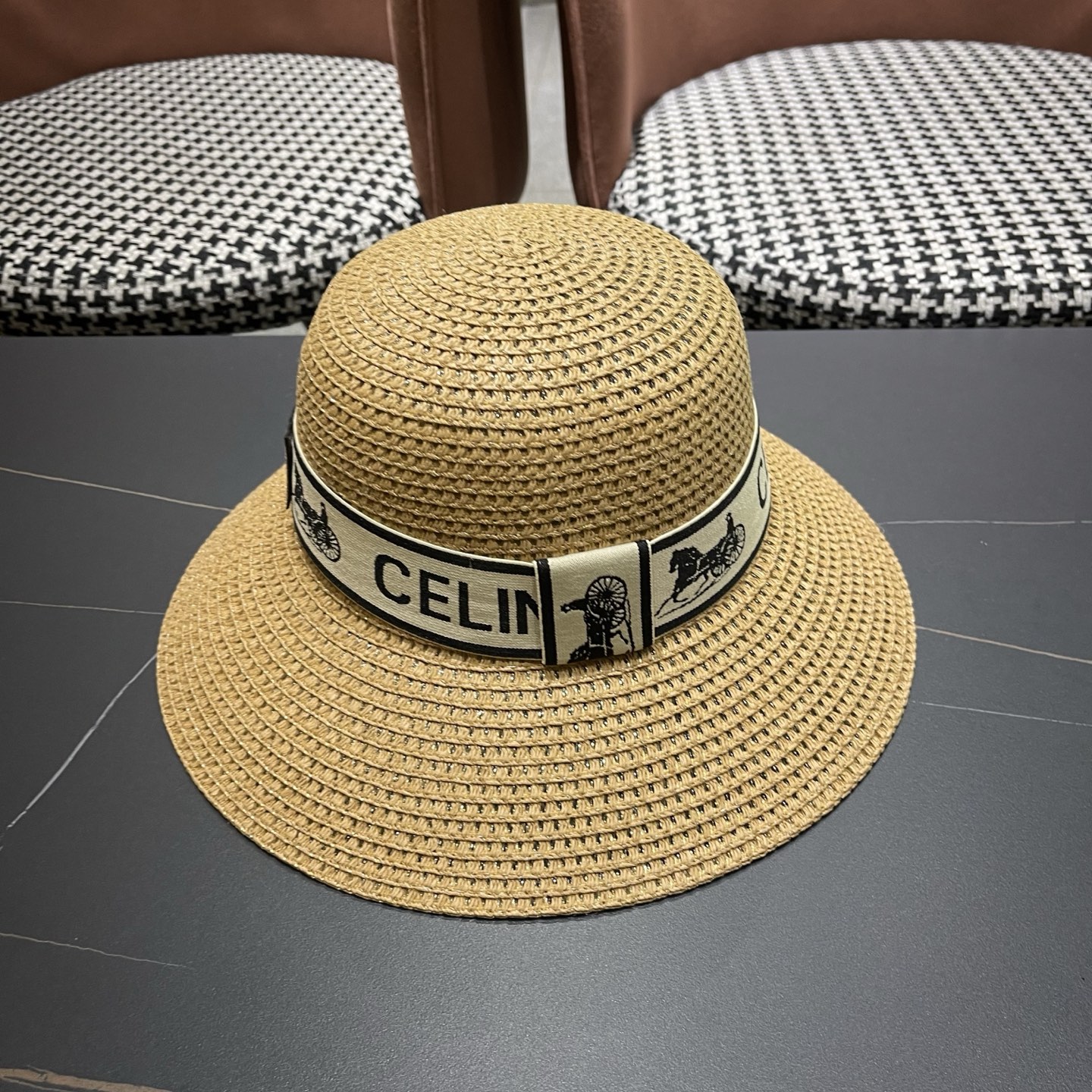 【CELINE赛琳】新款织带款镂空编织草帽，度假休闲必备，优雅大方的一款