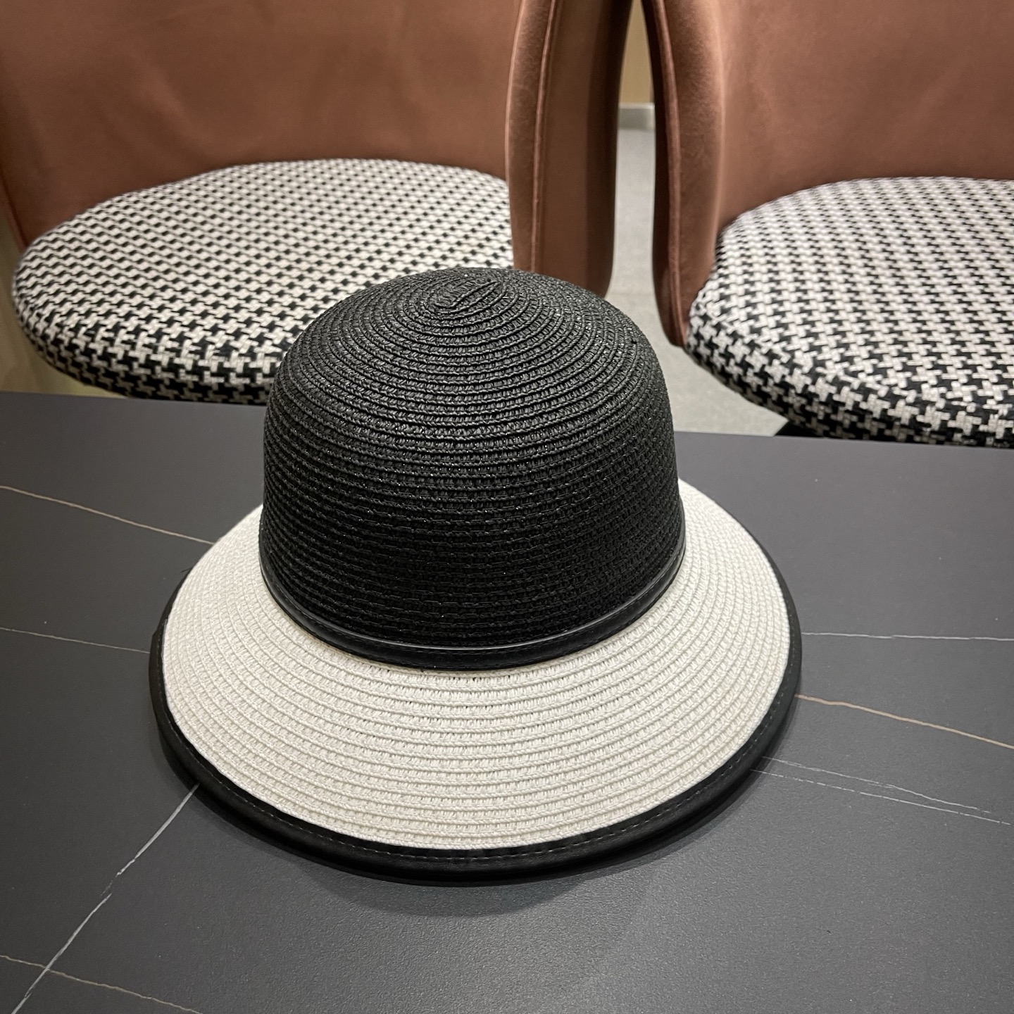 普拉达Prada 新款装饰草编水桶帽夏季出游透气遮阳帽子日系百搭草帽