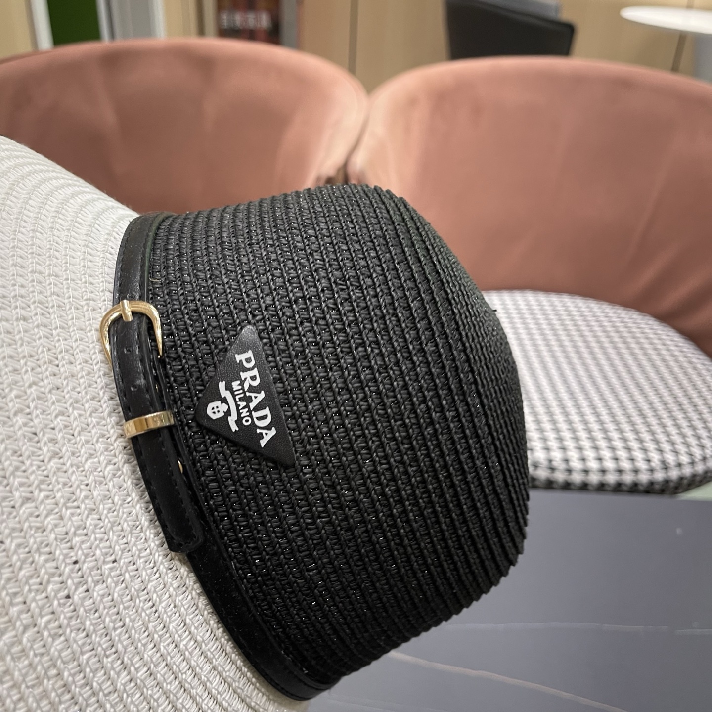 普拉达Prada 新款装饰草编水桶帽夏季出游透气遮阳帽子日系百搭草帽