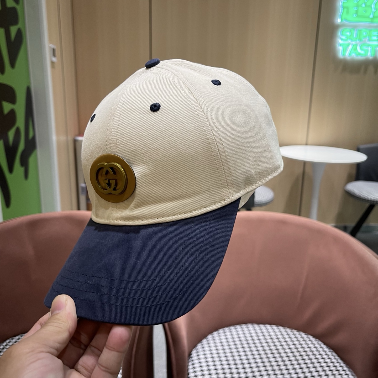 【GUCCI 古奇】做工精细透气舒适❤️日韩时尚潮流❤️❤️❤️棒球帽原单品质火爆来袭🎩工艺精美。。。高