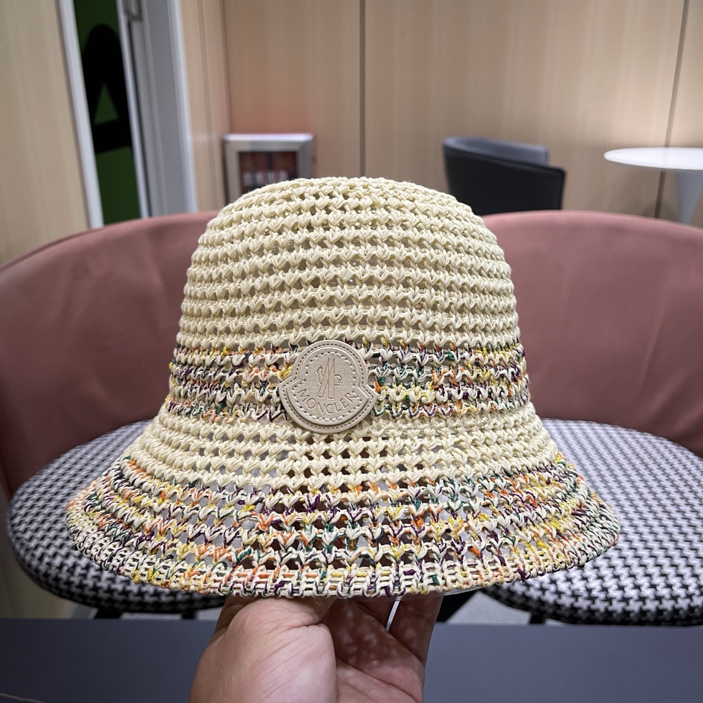 MONCLER（蒙口） 夏季针织镂空防晒遮阳渔夫帽女薄款透气彩色度假风编织草帽盆帽子