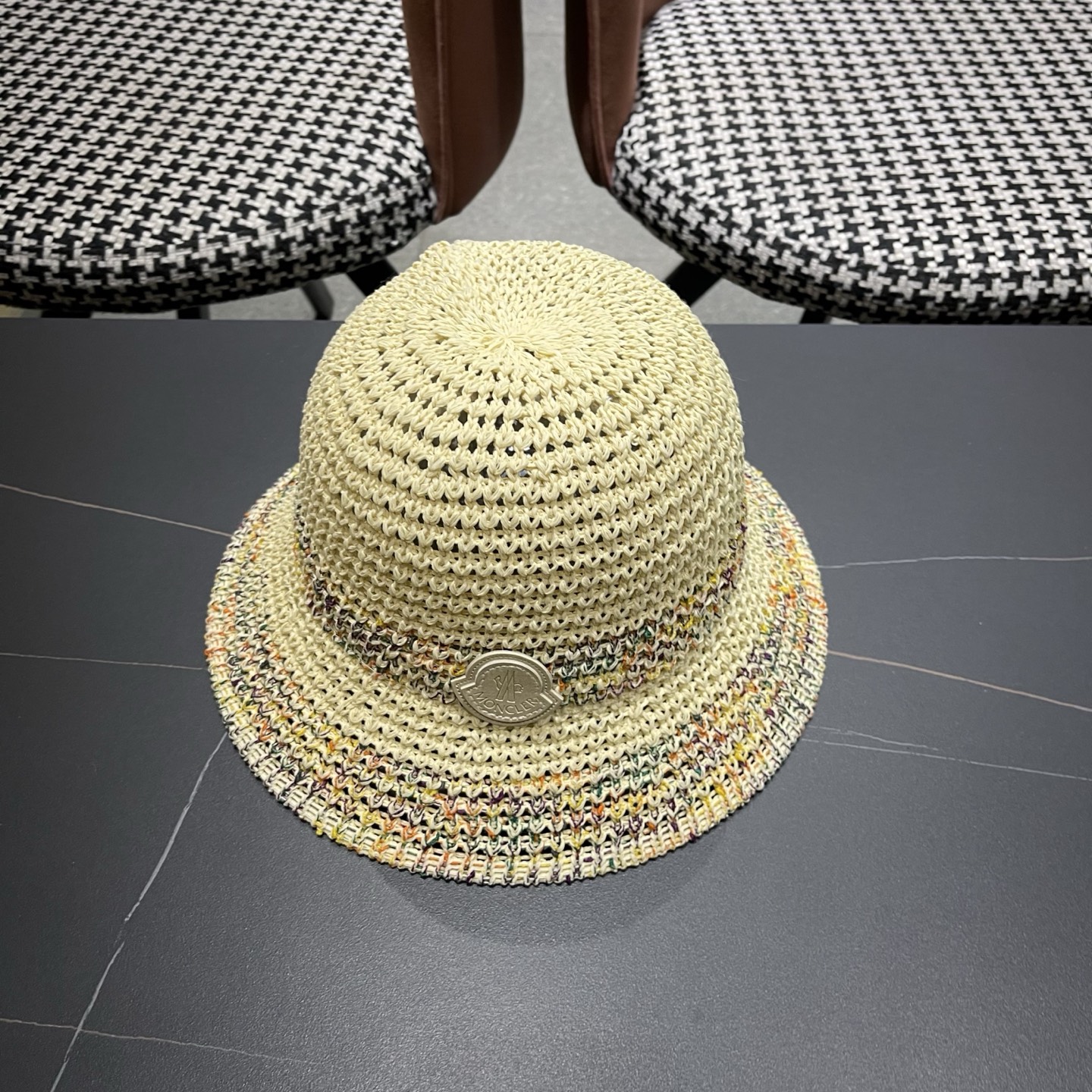 MONCLER（蒙口） 夏季针织镂空防晒遮阳渔夫帽女薄款透气彩色度假风编织草帽盆帽子