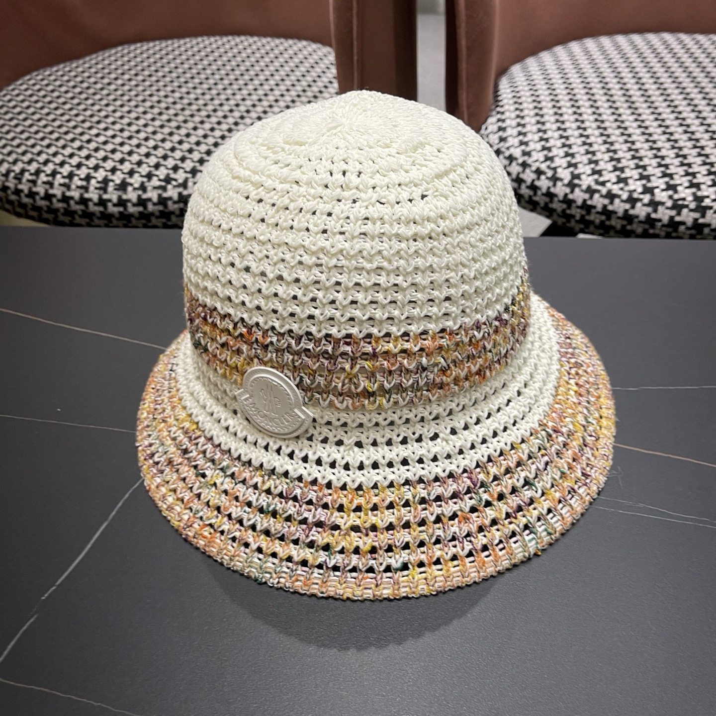 MONCLER（蒙口） 夏季针织镂空防晒遮阳渔夫帽女薄款透气彩色度假风编织草帽盆帽子