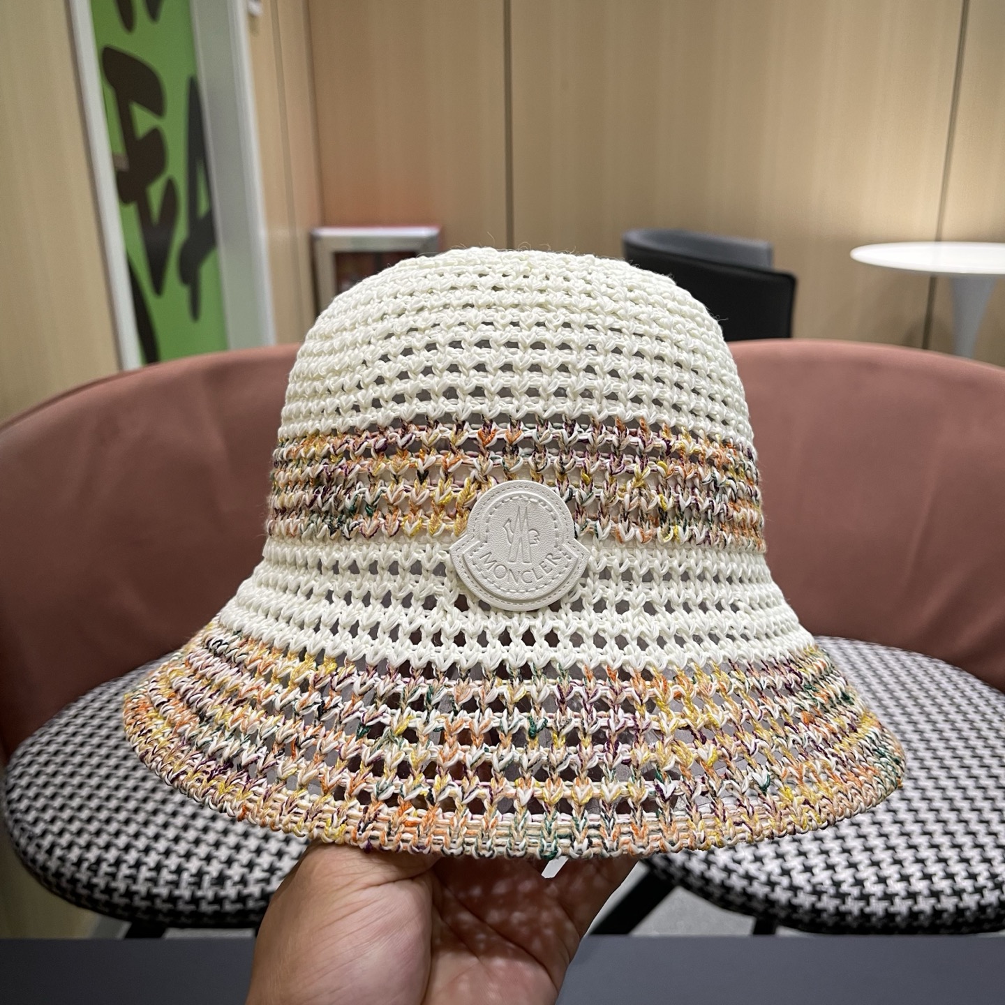 MONCLER（蒙口） 夏季针织镂空防晒遮阳渔夫帽女薄款透气彩色度假风编织草帽盆帽子