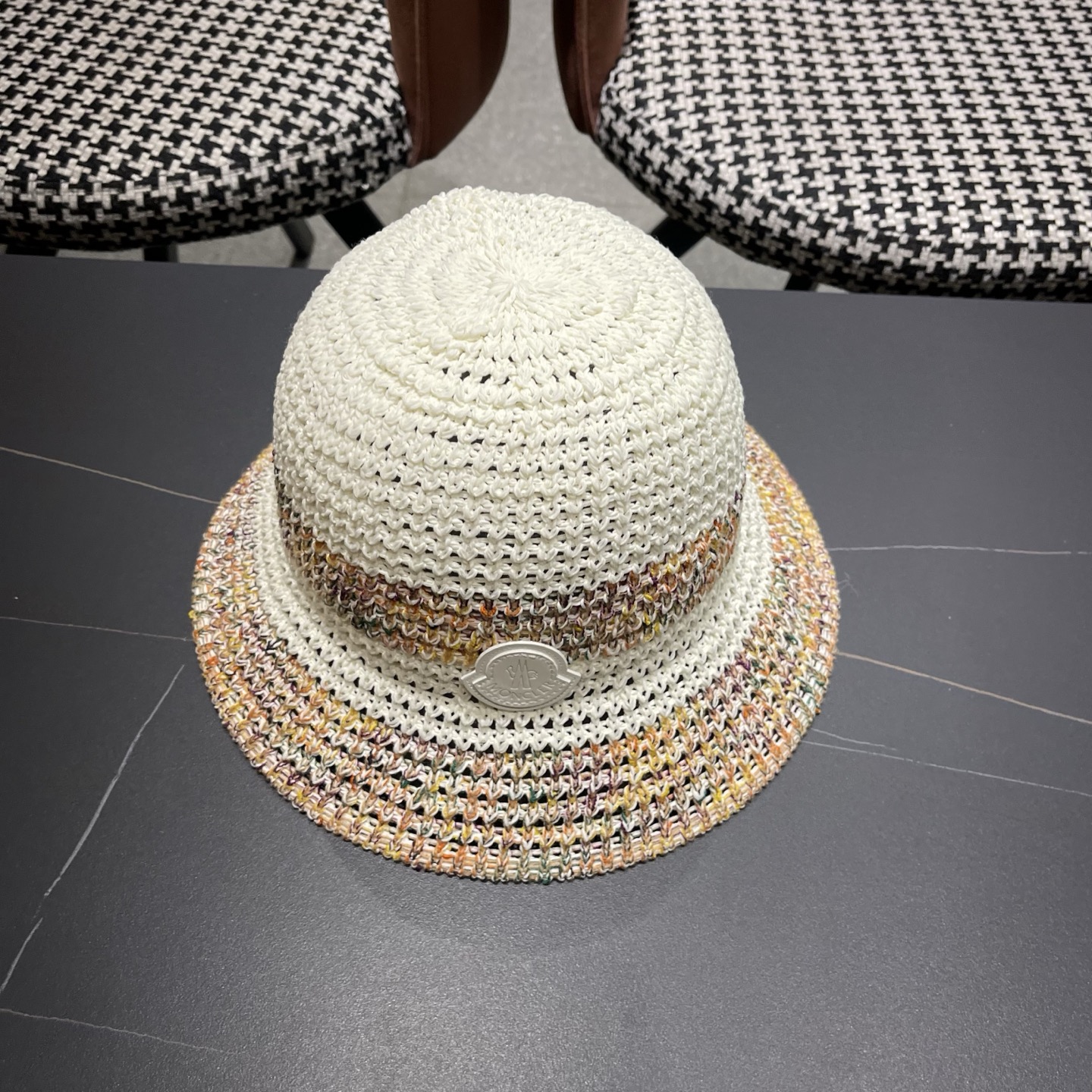 MONCLER（蒙口） 夏季针织镂空防晒遮阳渔夫帽女薄款透气彩色度假风编织草帽盆帽子