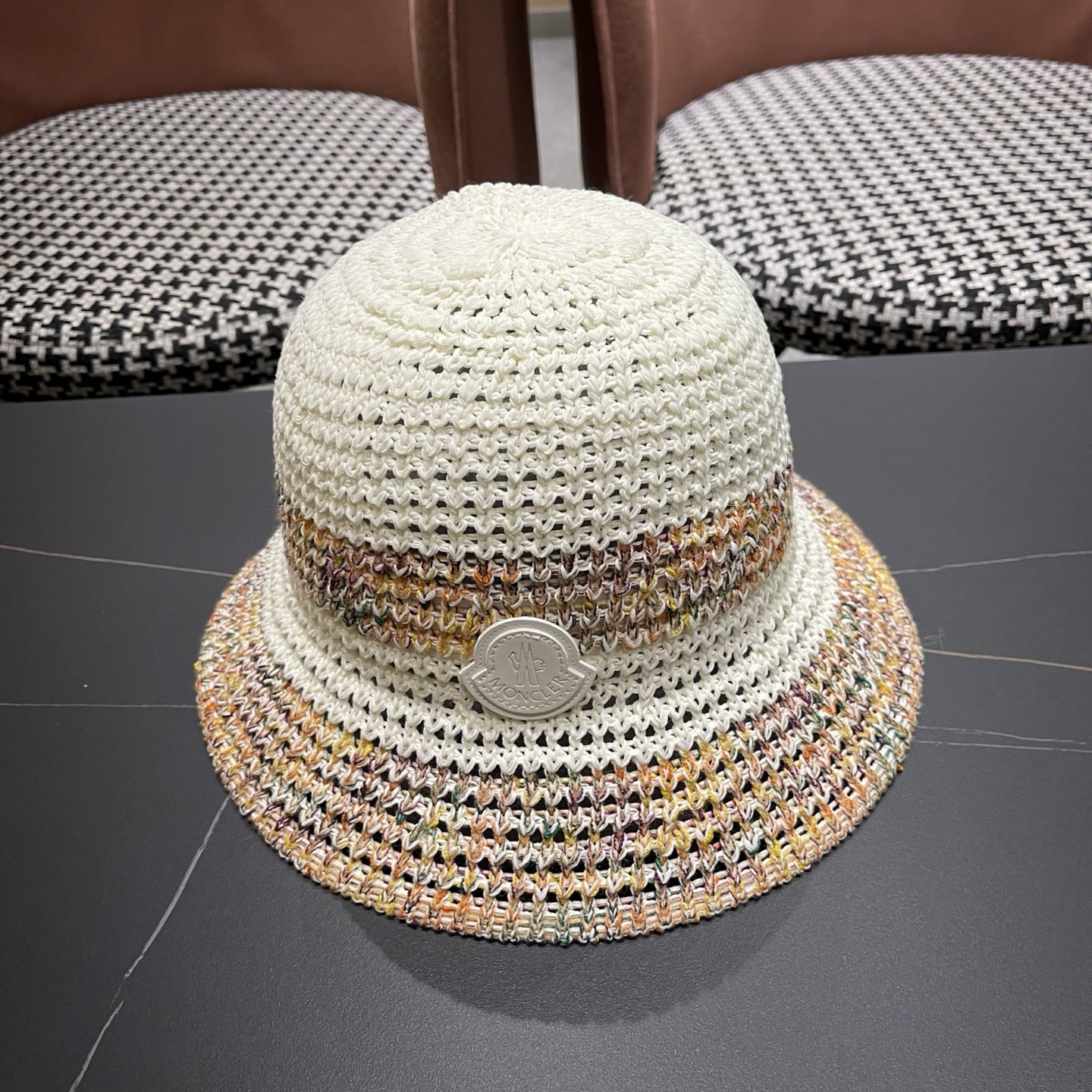 MONCLER（蒙口） 夏季针织镂空防晒遮阳渔夫帽女薄款透气彩色度假风编织草帽盆帽子
