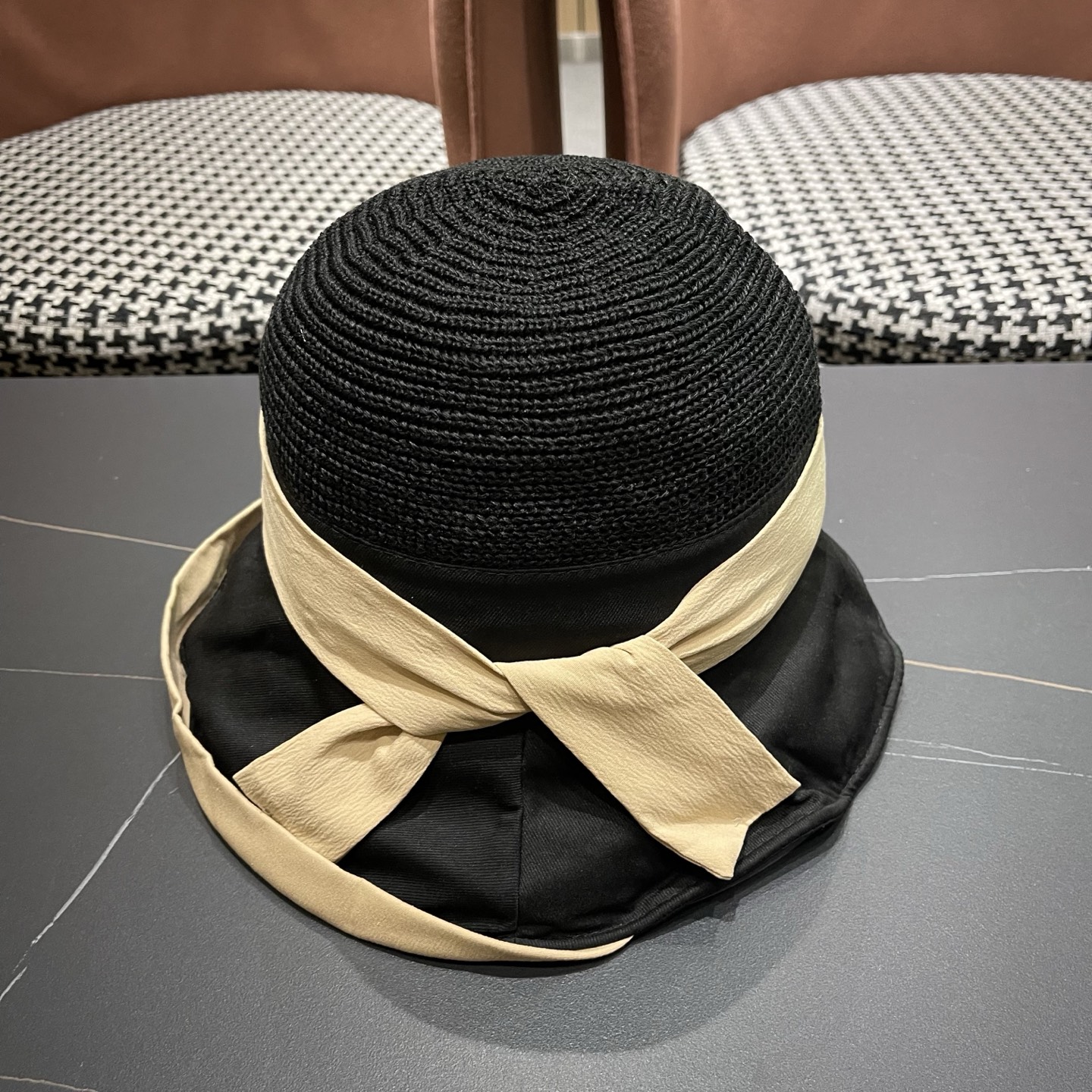 PRADA 普拉达 胶防晒帽子女夏款遮阳渔夫帽户外防紫外线新款太阳帽 