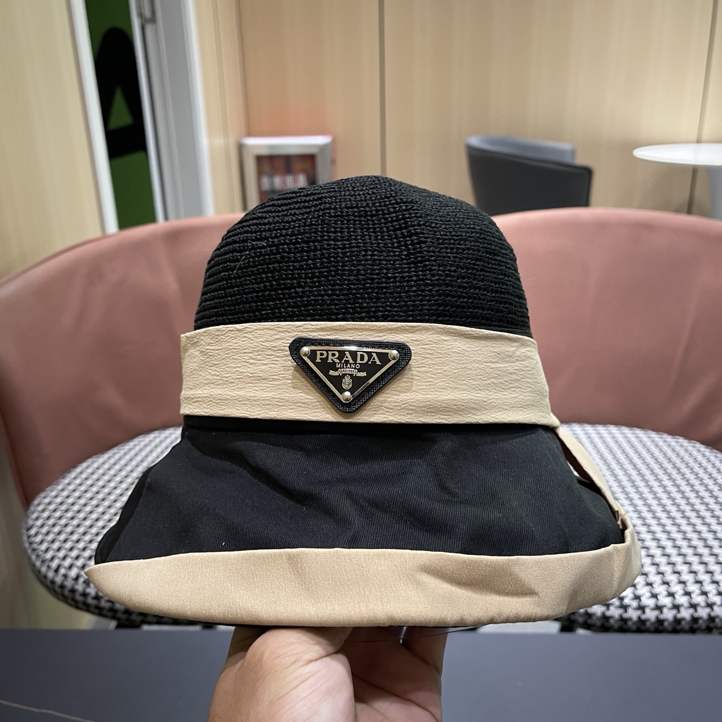 PRADA 普拉达 胶防晒帽子女夏款遮阳渔夫帽户外防紫外线新款太阳帽 