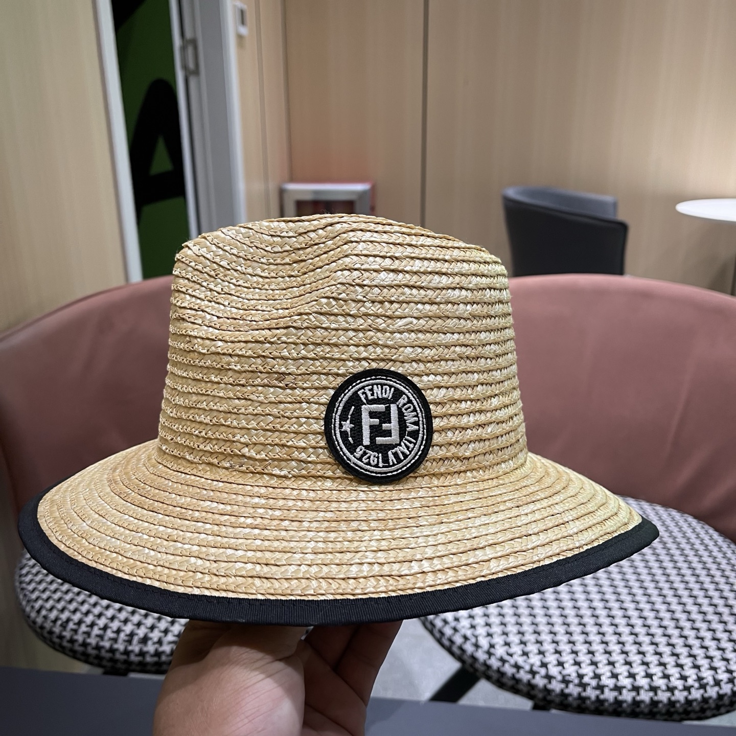 Fendi 芬迪 法式巴拿马草帽女式拍照系带海边度假大檐沙滩草编帽