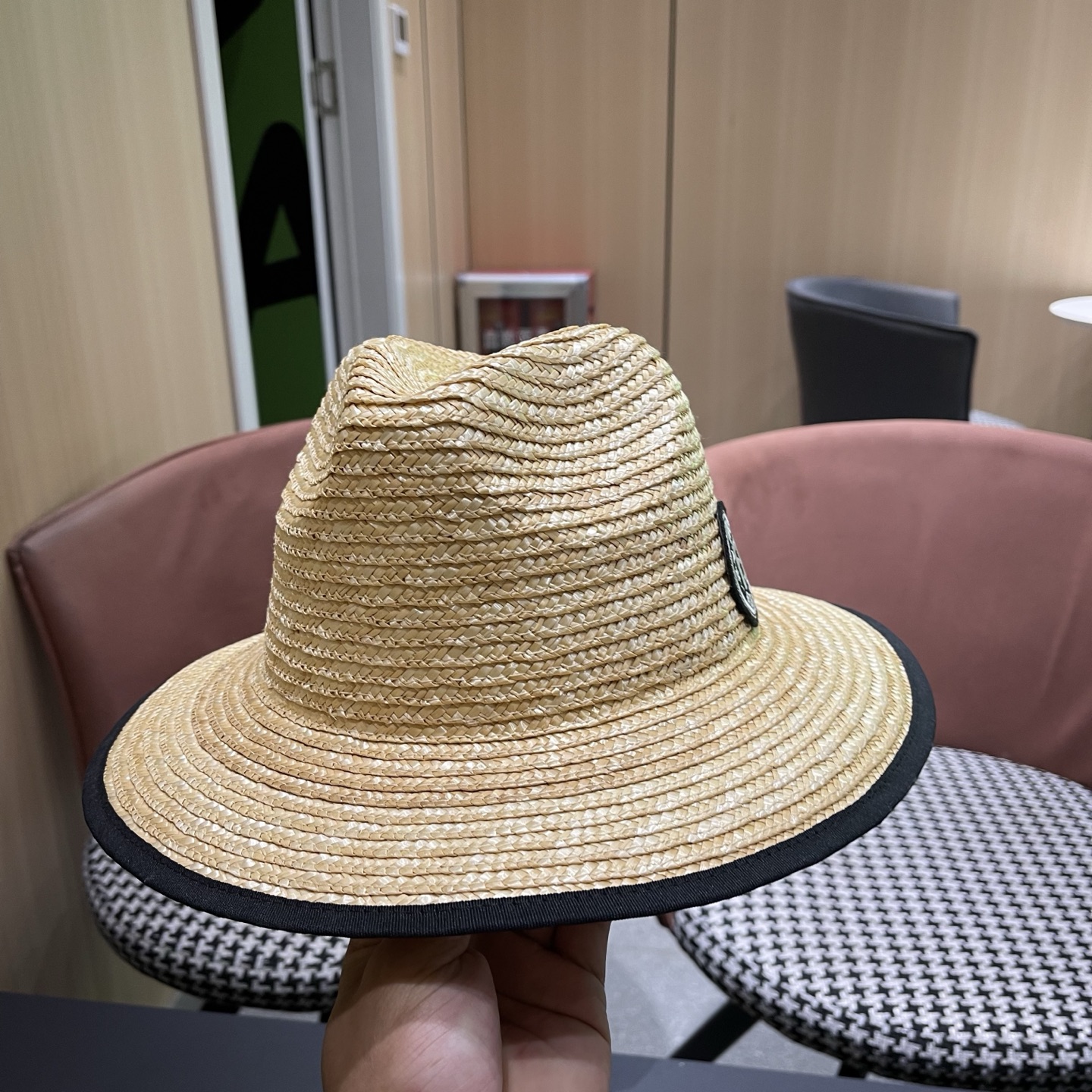 Fendi 芬迪 法式巴拿马草帽女式拍照系带海边度假大檐沙滩草编帽