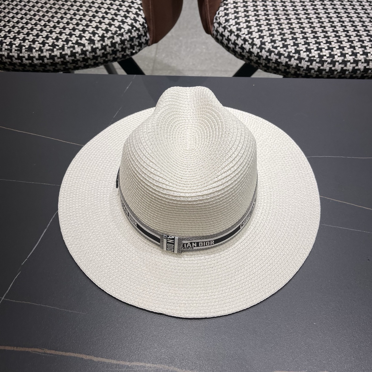 Dior迪奥 夏季草帽平檐草编沙滩帽子英伦遮阳亲子礼帽男女