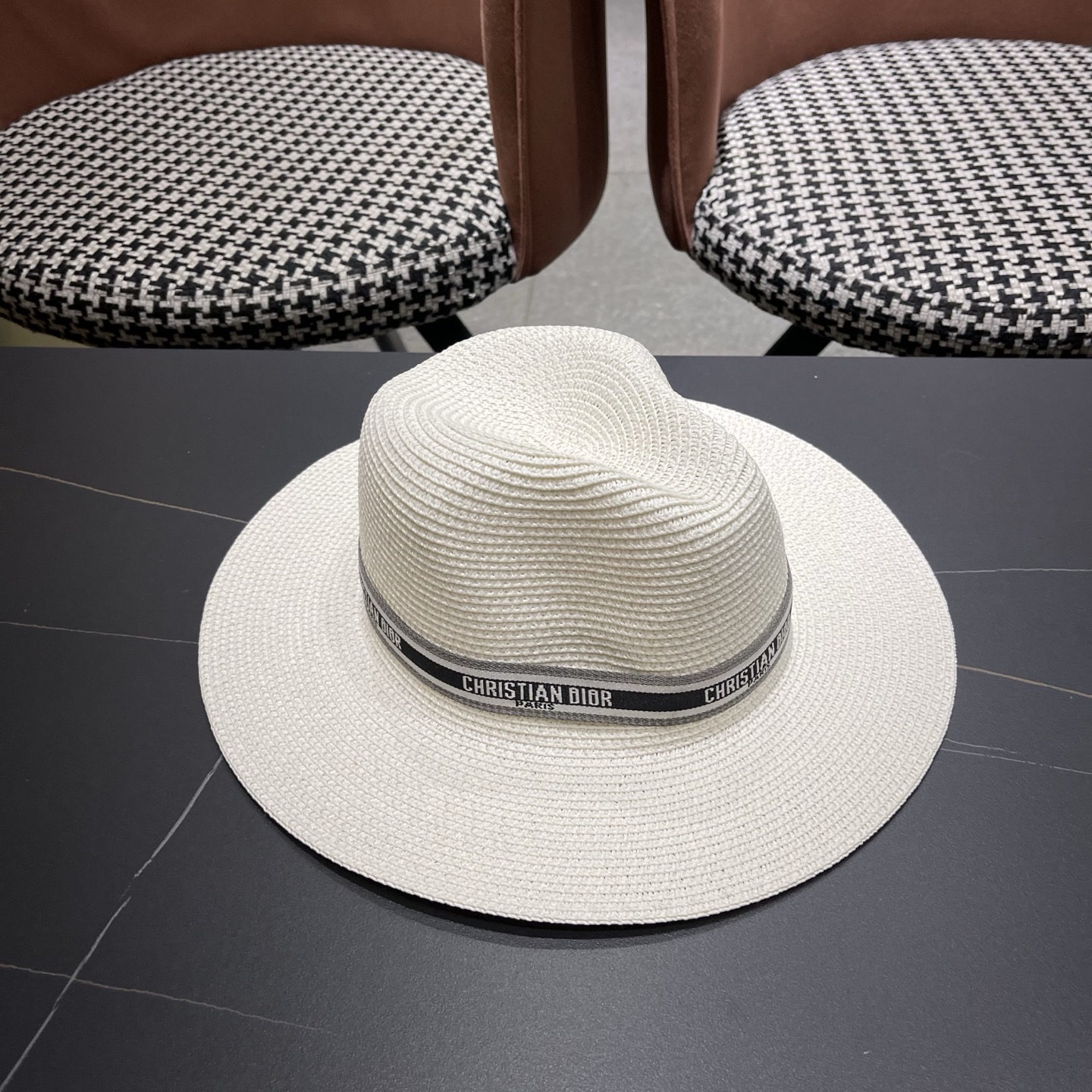 Dior迪奥 夏季草帽平檐草编沙滩帽子英伦遮阳亲子礼帽男女