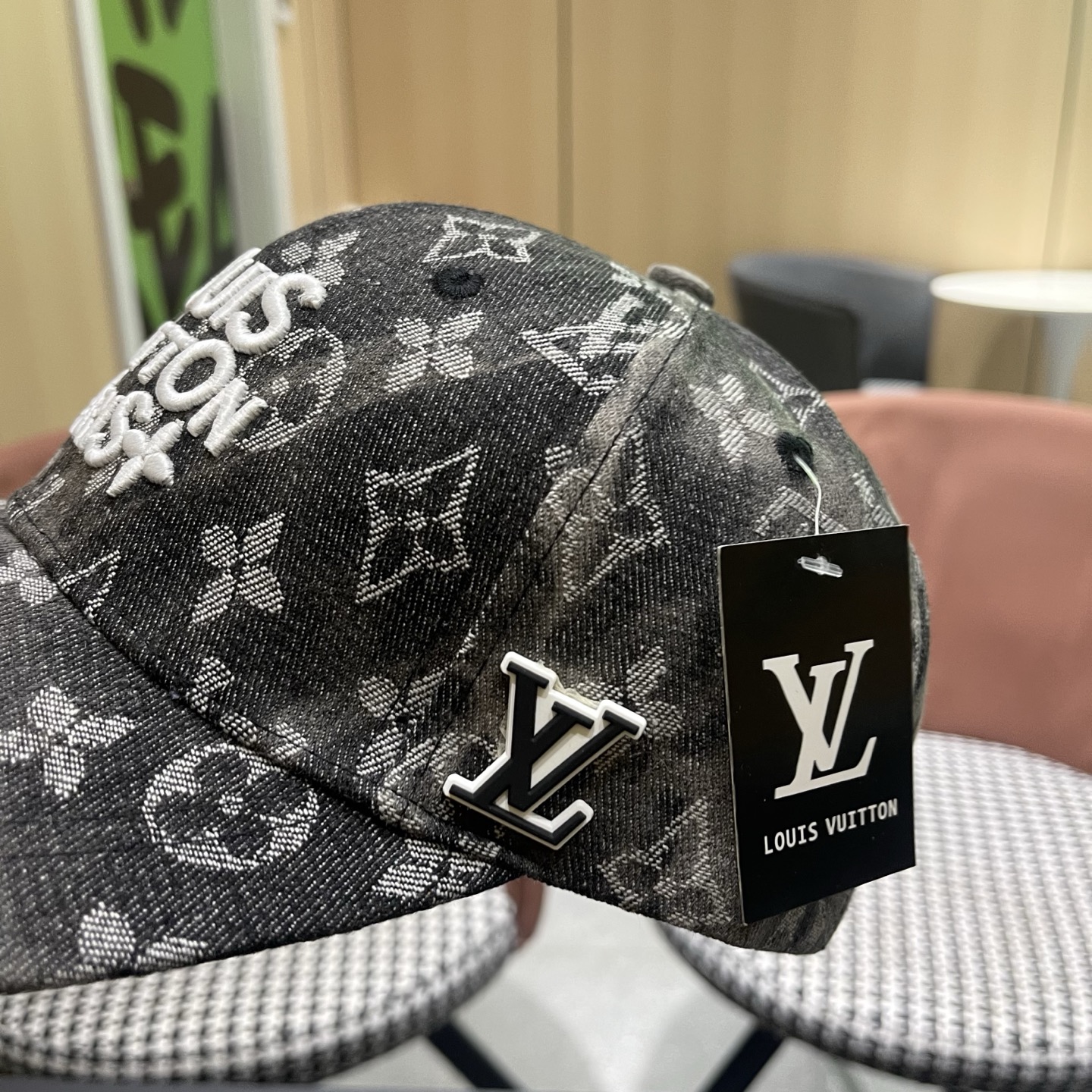 LV路易威登官网同步高版本 新款牛仔老花棒球帽火爆技术升级，洗水牛仔风街头风十足