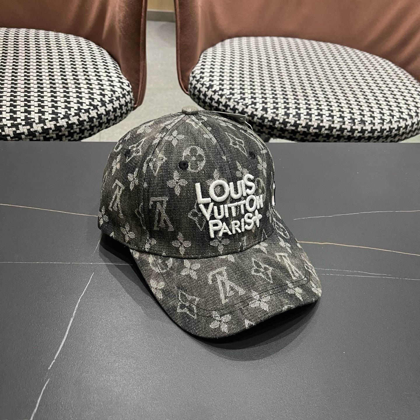 LV路易威登官网同步高版本 新款牛仔老花棒球帽火爆技术升级，洗水牛仔风街头风十足