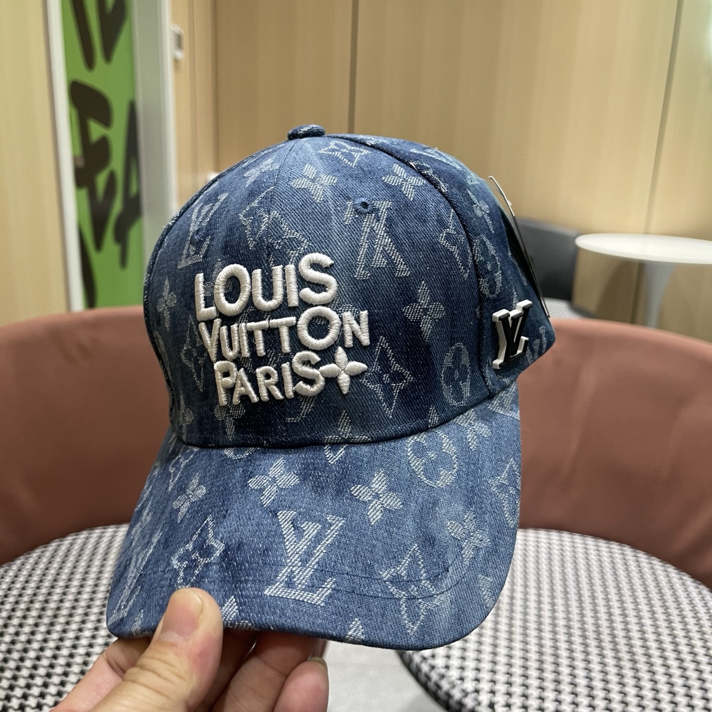 LV路易威登官网同步高版本 新款牛仔老花棒球帽火爆技术升级，洗水牛仔风街头风十足