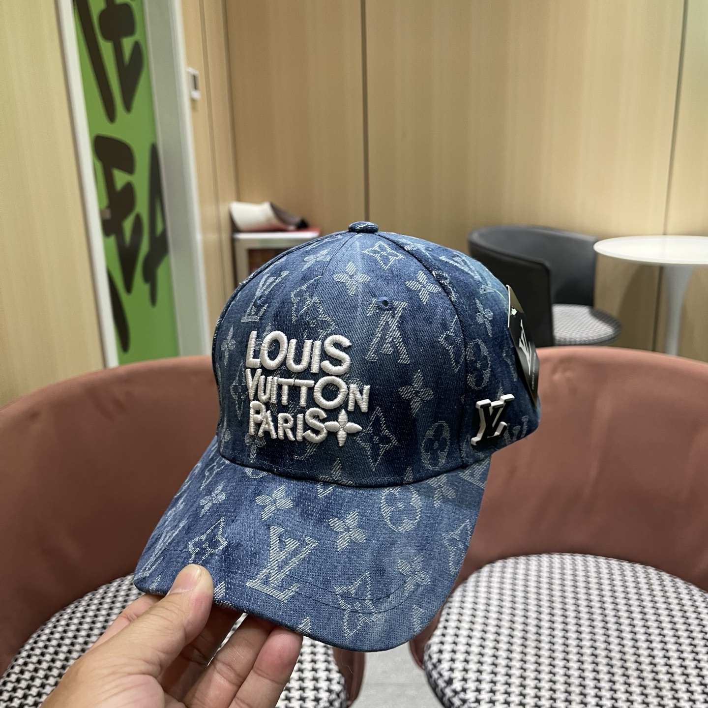 LV路易威登官网同步高版本 新款牛仔老花棒球帽火爆技术升级，洗水牛仔风街头风十足
