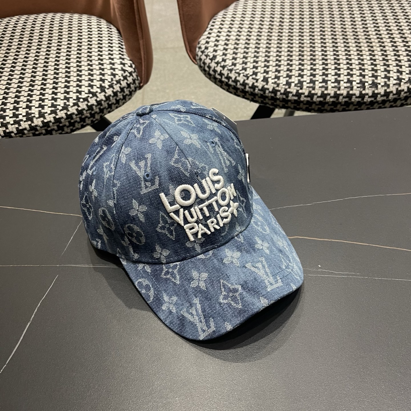 LV路易威登官网同步高版本 新款牛仔老花棒球帽火爆技术升级，洗水牛仔风街头风十足