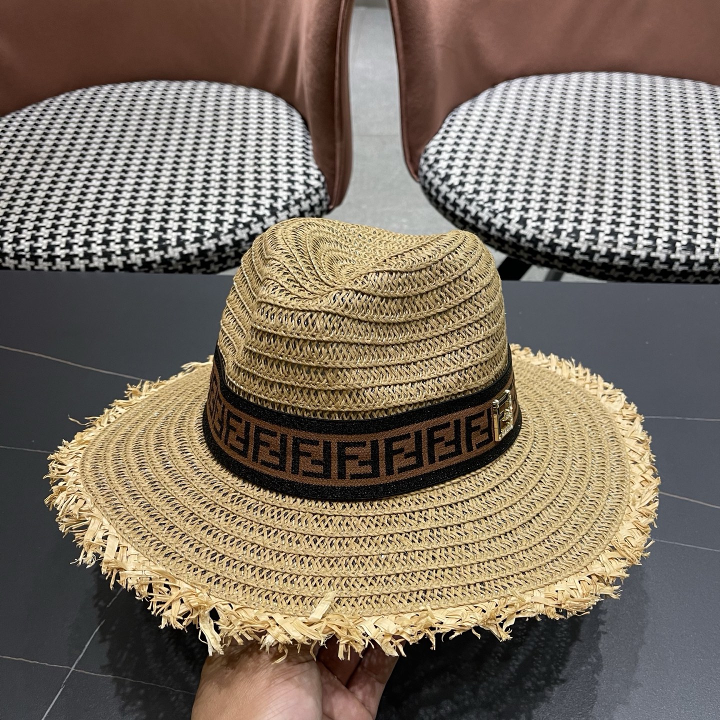 FENDI芬迪 英伦复古巴拿马毛边草帽女春夏遮阳防晒爵士礼帽出游沙滩度假帽子