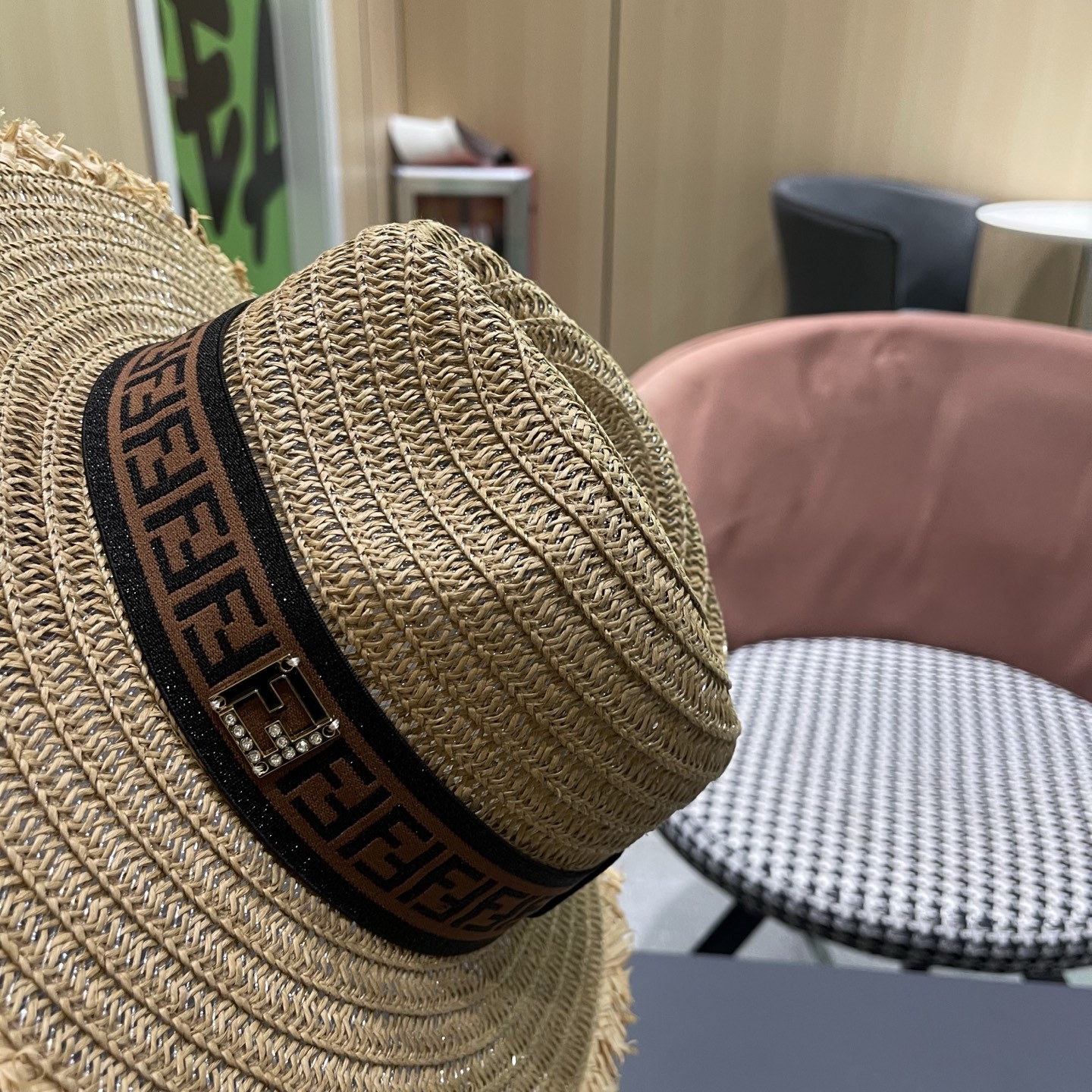 FENDI芬迪 英伦复古巴拿马毛边草帽女春夏遮阳防晒爵士礼帽出游沙滩度假帽子