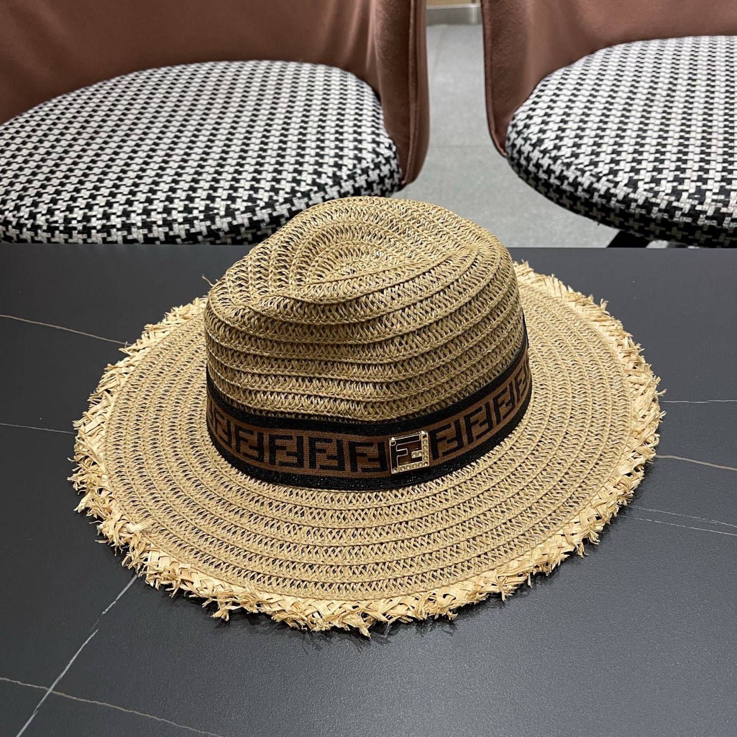 FENDI芬迪 英伦复古巴拿马毛边草帽女春夏遮阳防晒爵士礼帽出游沙滩度假帽子