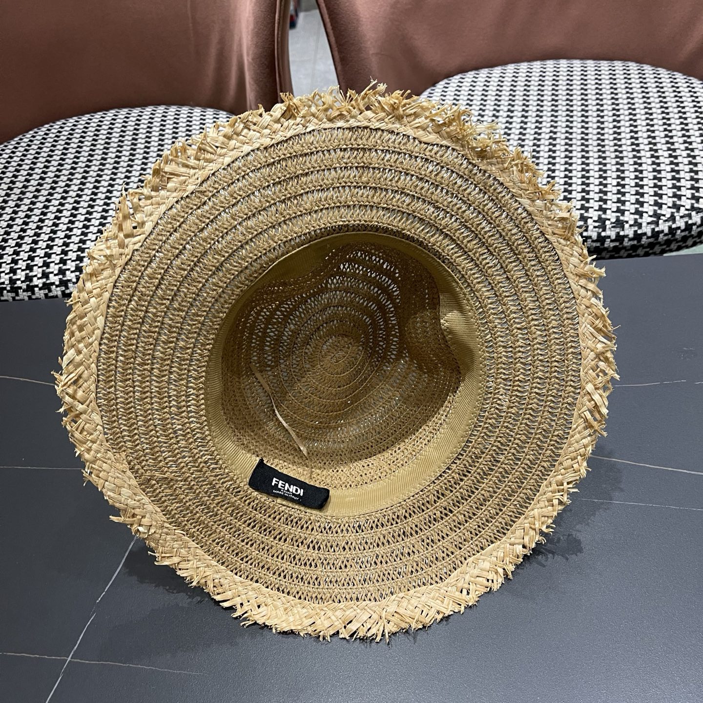 FENDI芬迪 英伦复古巴拿马毛边草帽女春夏遮阳防晒爵士礼帽出游沙滩度假帽子