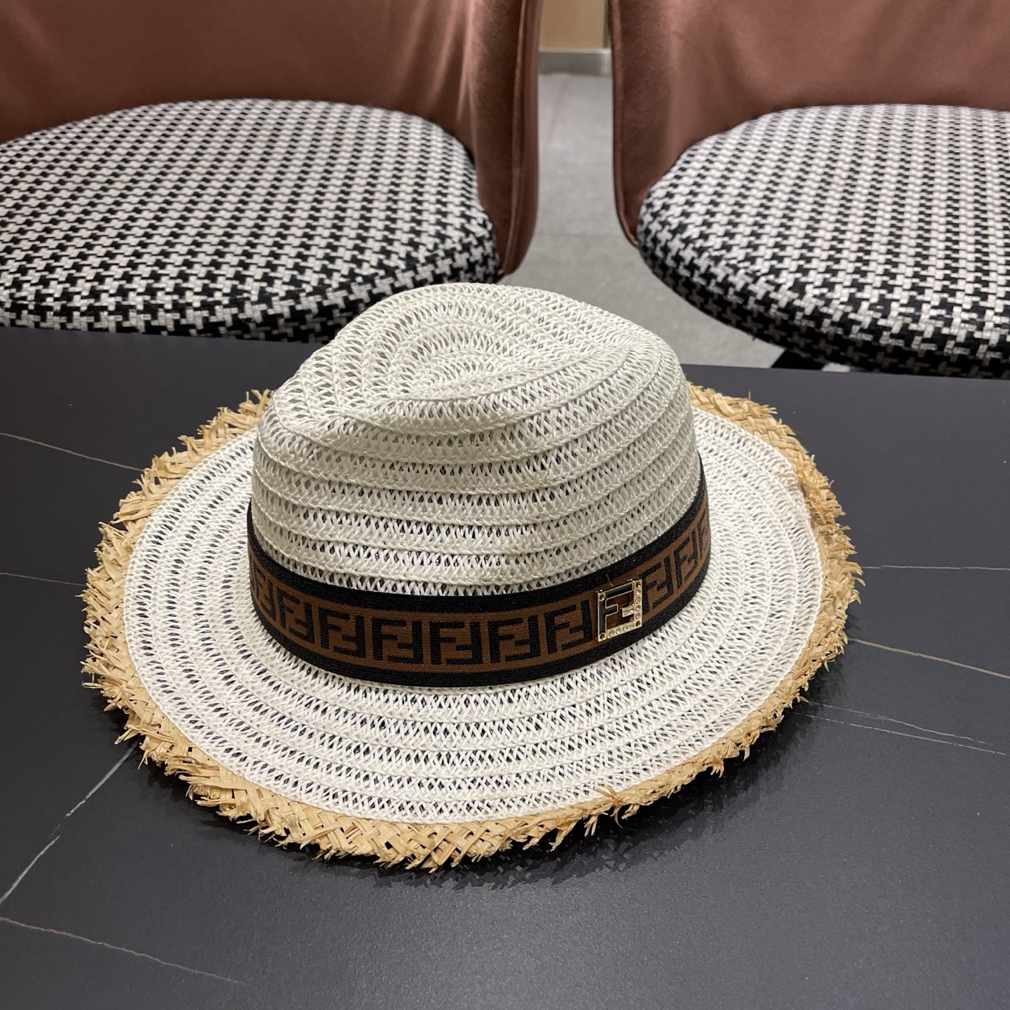 FENDI芬迪 英伦复古巴拿马毛边草帽女春夏遮阳防晒爵士礼帽出游沙滩度假帽子
