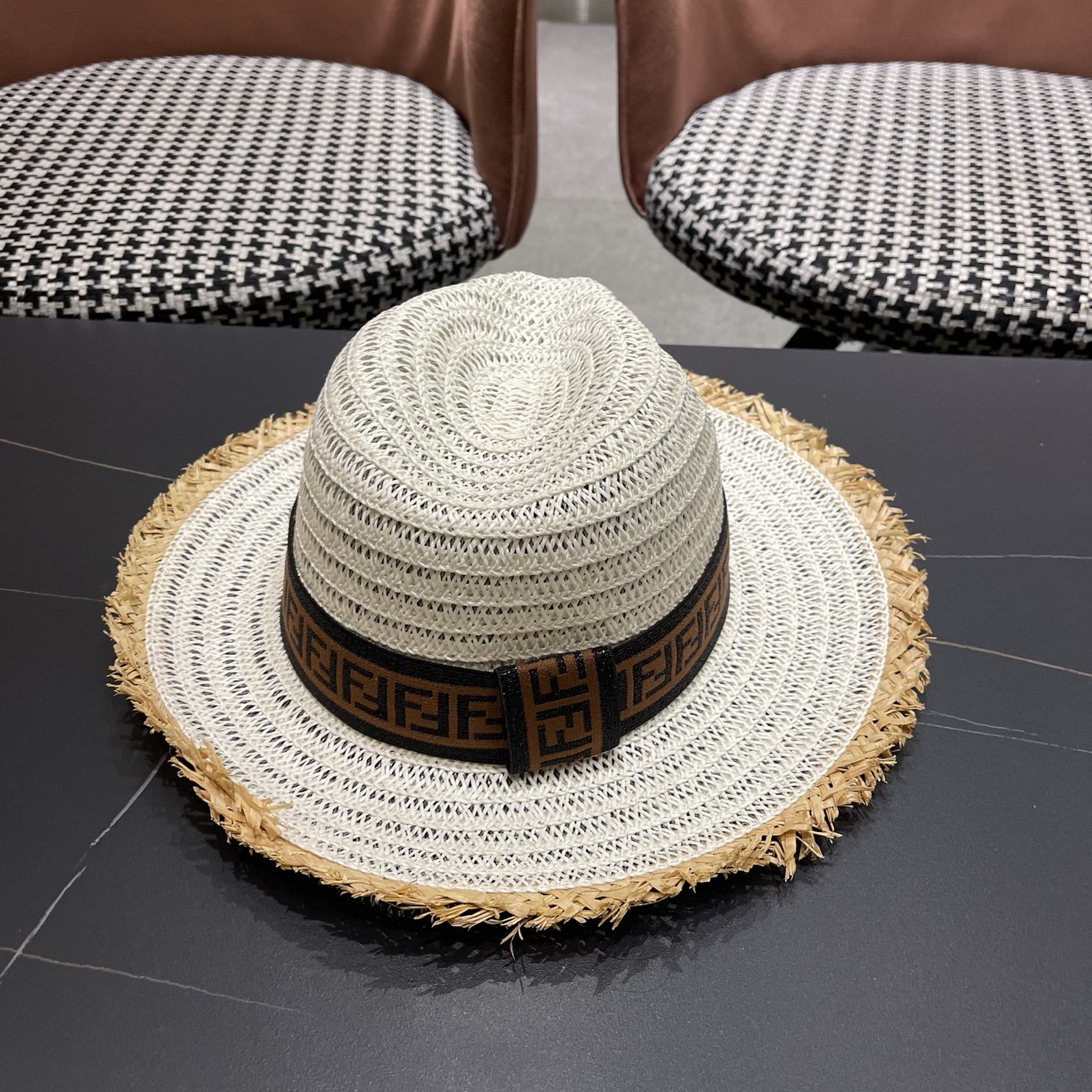 FENDI芬迪 英伦复古巴拿马毛边草帽女春夏遮阳防晒爵士礼帽出游沙滩度假帽子