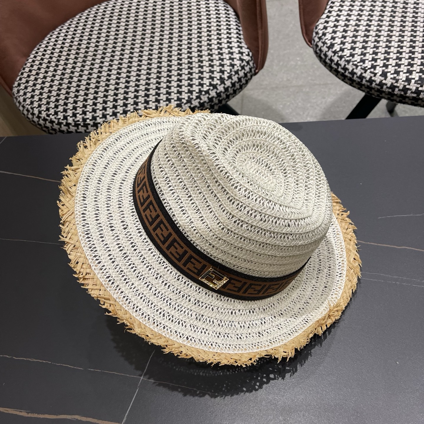 FENDI芬迪 英伦复古巴拿马毛边草帽女春夏遮阳防晒爵士礼帽出游沙滩度假帽子