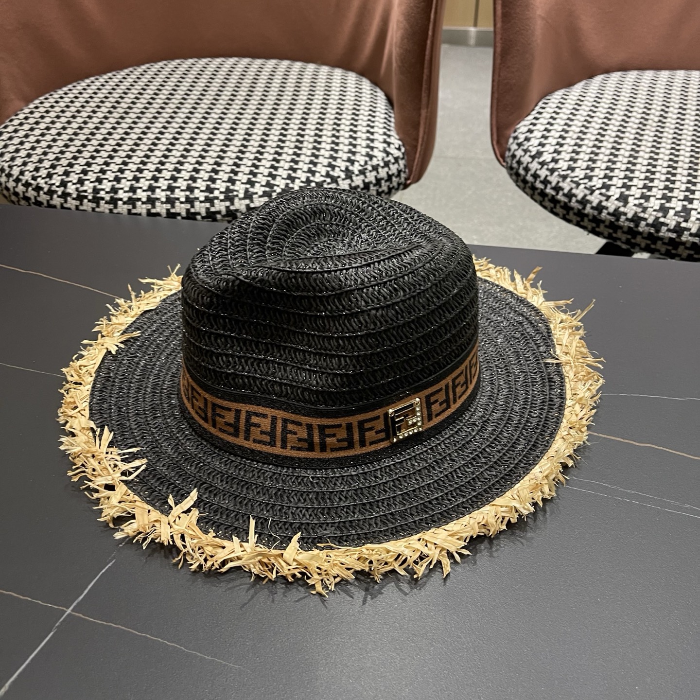 FENDI芬迪 英伦复古巴拿马毛边草帽女春夏遮阳防晒爵士礼帽出游沙滩度假帽子