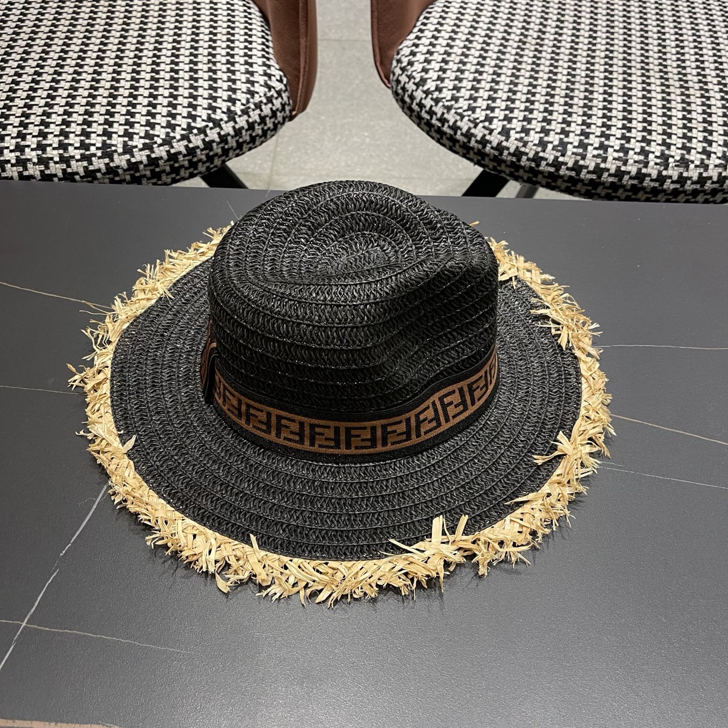 FENDI芬迪 英伦复古巴拿马毛边草帽女春夏遮阳防晒爵士礼帽出游沙滩度假帽子