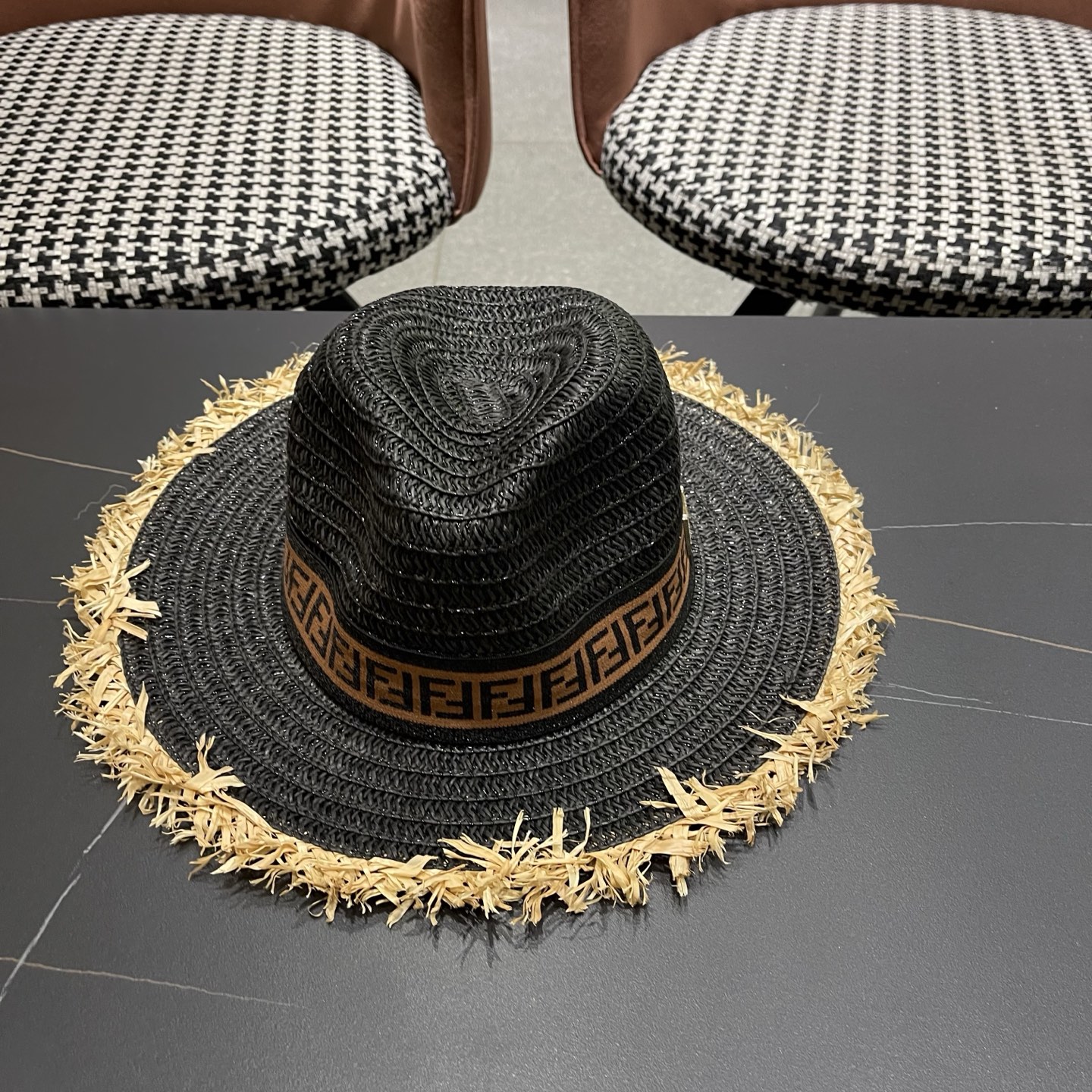 FENDI芬迪 英伦复古巴拿马毛边草帽女春夏遮阳防晒爵士礼帽出游沙滩度假帽子