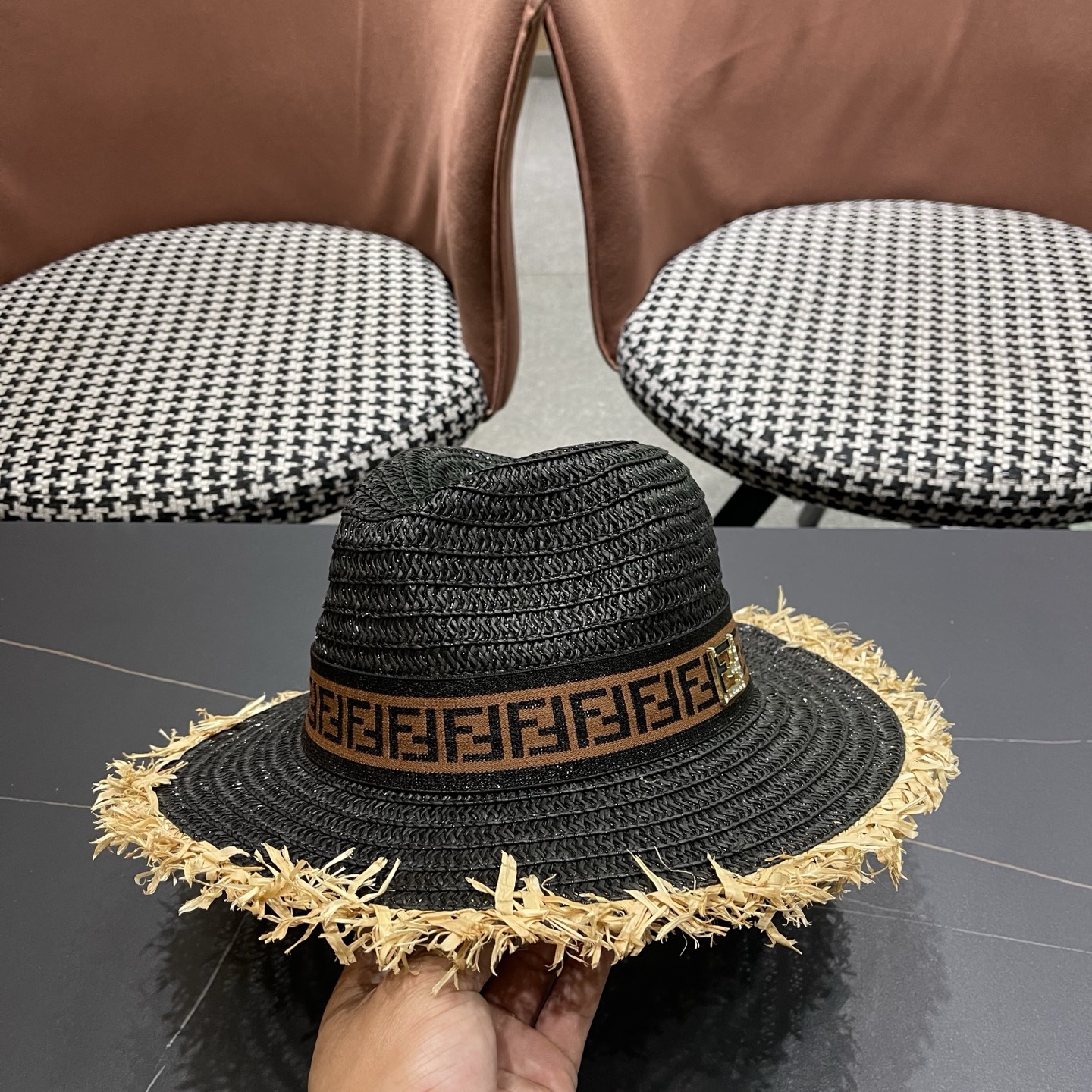 FENDI芬迪 英伦复古巴拿马毛边草帽女春夏遮阳防晒爵士礼帽出游沙滩度假帽子