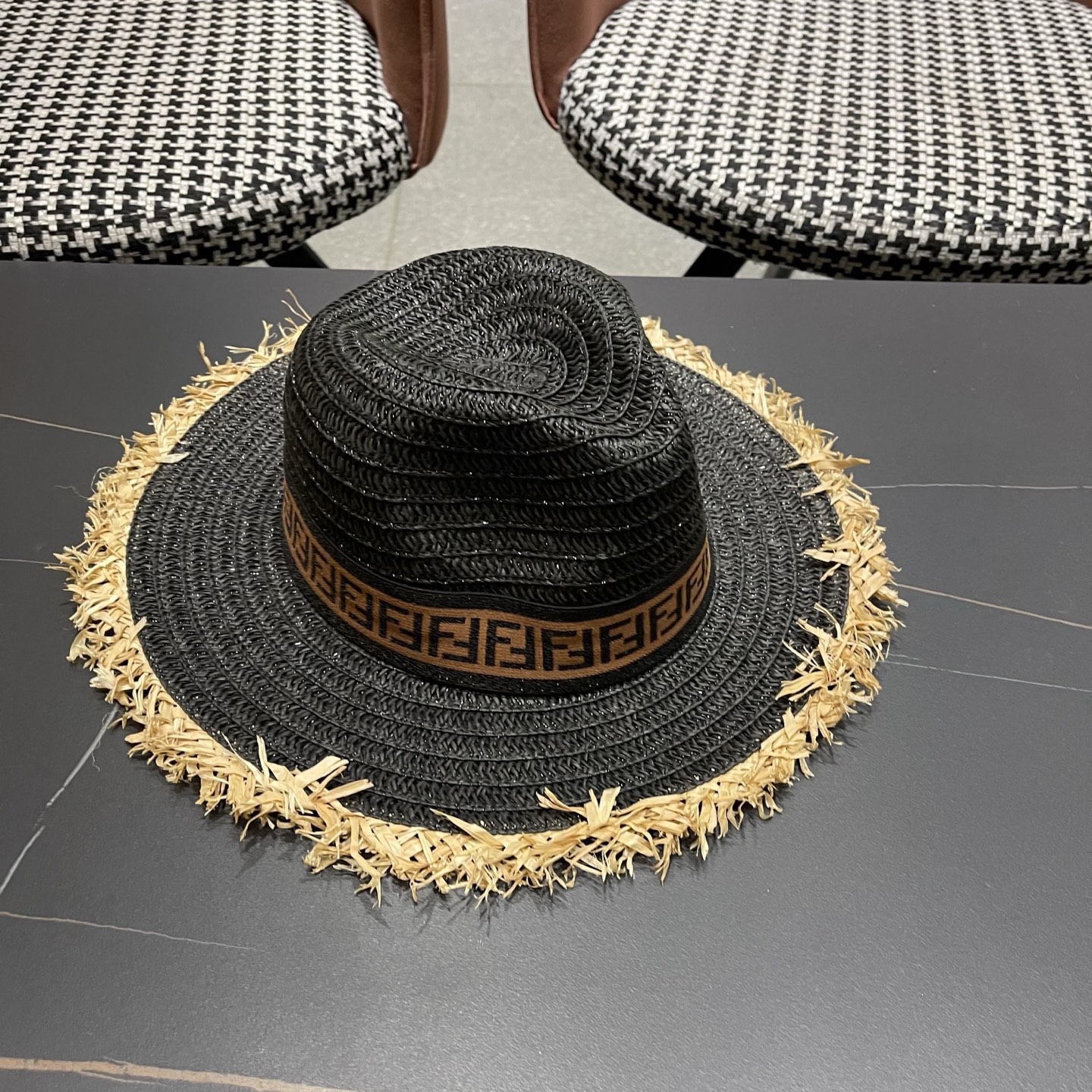 FENDI芬迪 英伦复古巴拿马毛边草帽女春夏遮阳防晒爵士礼帽出游沙滩度假帽子