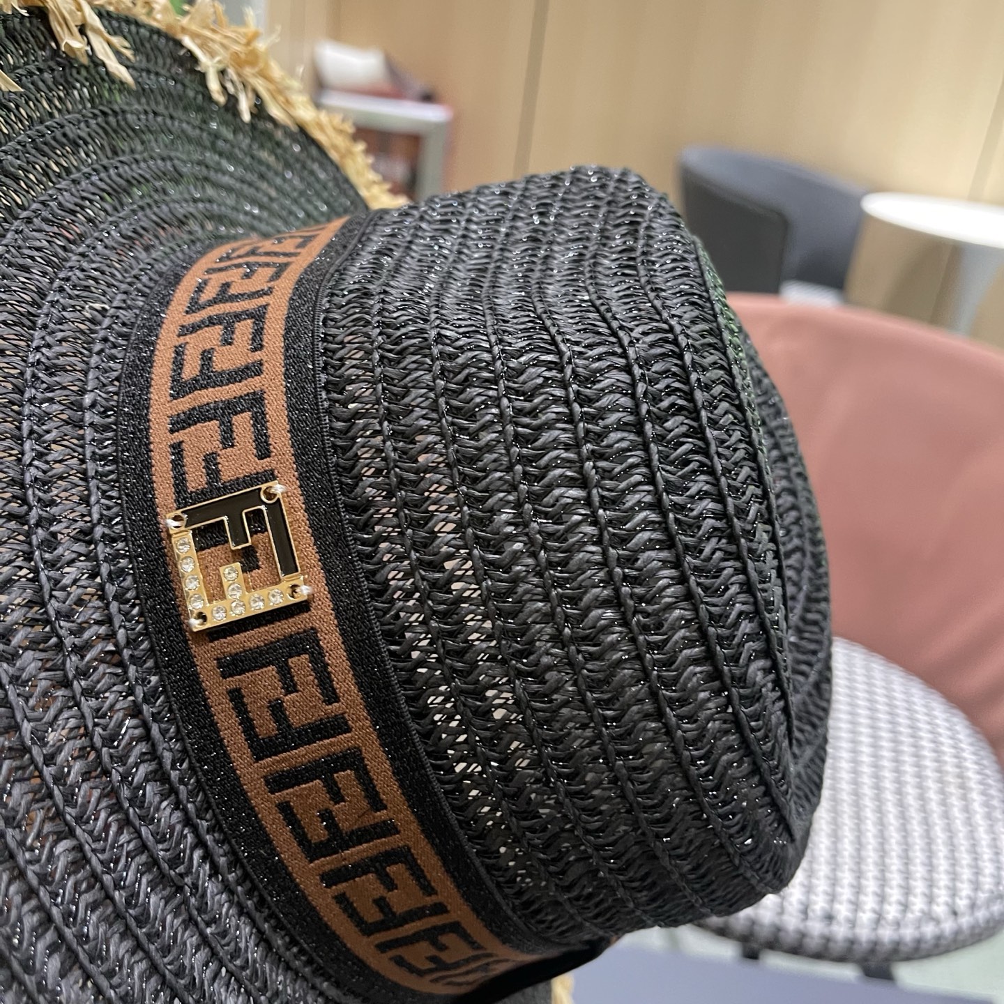 FENDI芬迪 英伦复古巴拿马毛边草帽女春夏遮阳防晒爵士礼帽出游沙滩度假帽子