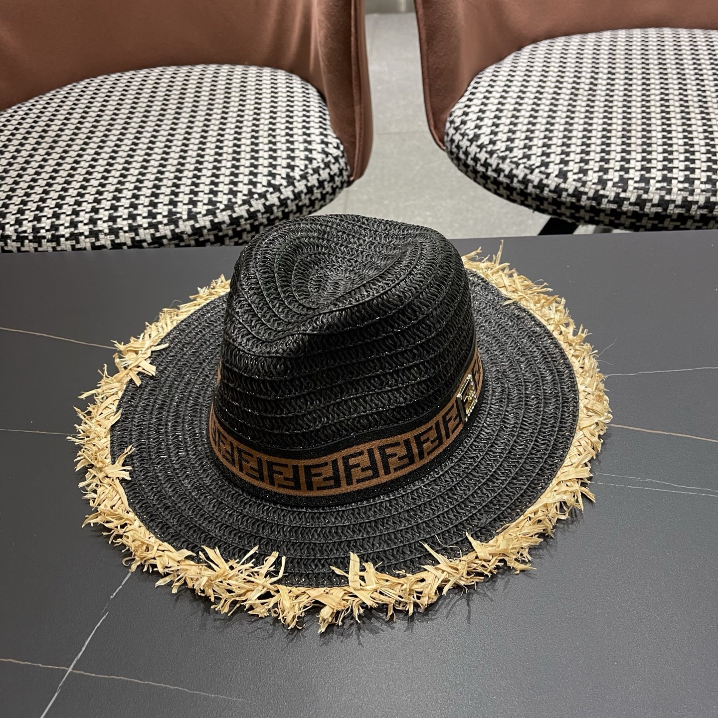 FENDI芬迪 英伦复古巴拿马毛边草帽女春夏遮阳防晒爵士礼帽出游沙滩度假帽子