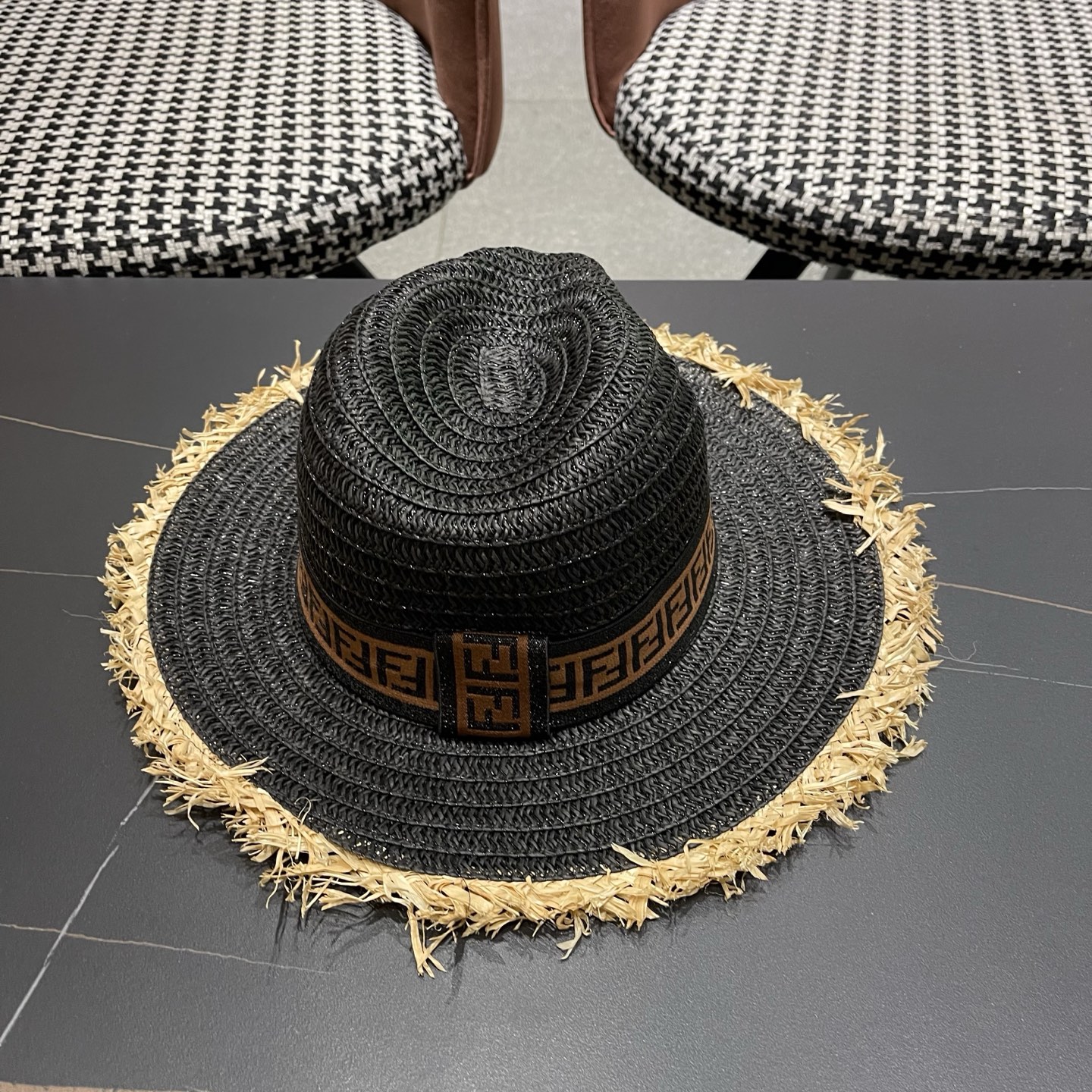 FENDI芬迪 英伦复古巴拿马毛边草帽女春夏遮阳防晒爵士礼帽出游沙滩度假帽子