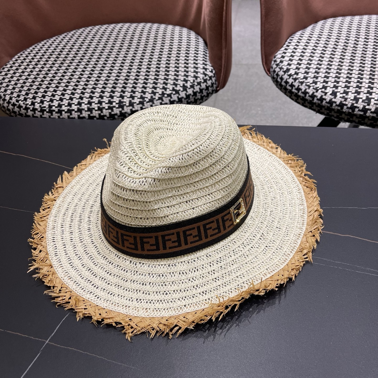 FENDI芬迪 英伦复古巴拿马毛边草帽女春夏遮阳防晒爵士礼帽出游沙滩度假帽子