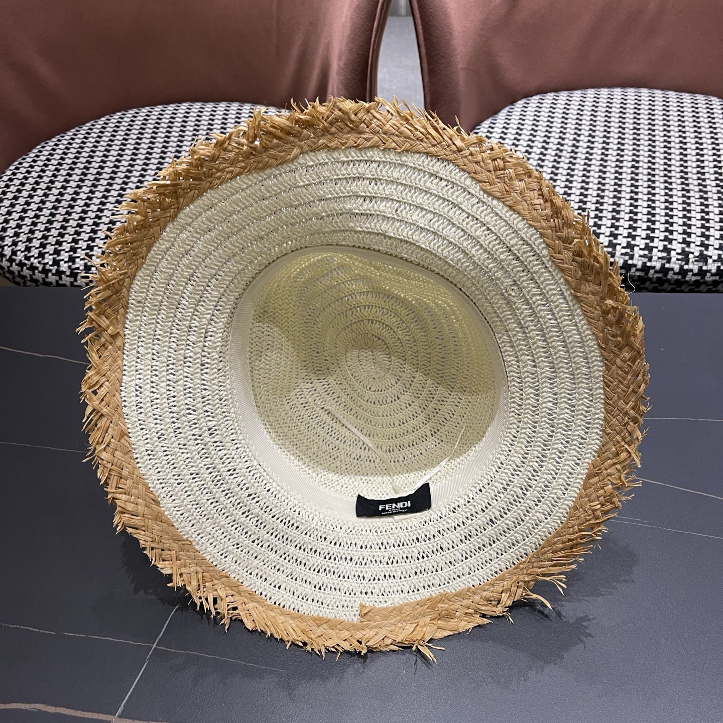 FENDI芬迪 英伦复古巴拿马毛边草帽女春夏遮阳防晒爵士礼帽出游沙滩度假帽子