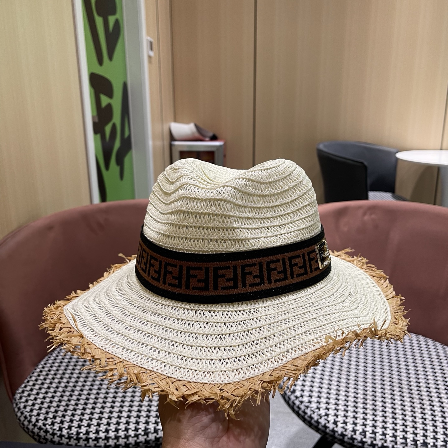 FENDI芬迪 英伦复古巴拿马毛边草帽女春夏遮阳防晒爵士礼帽出游沙滩度假帽子