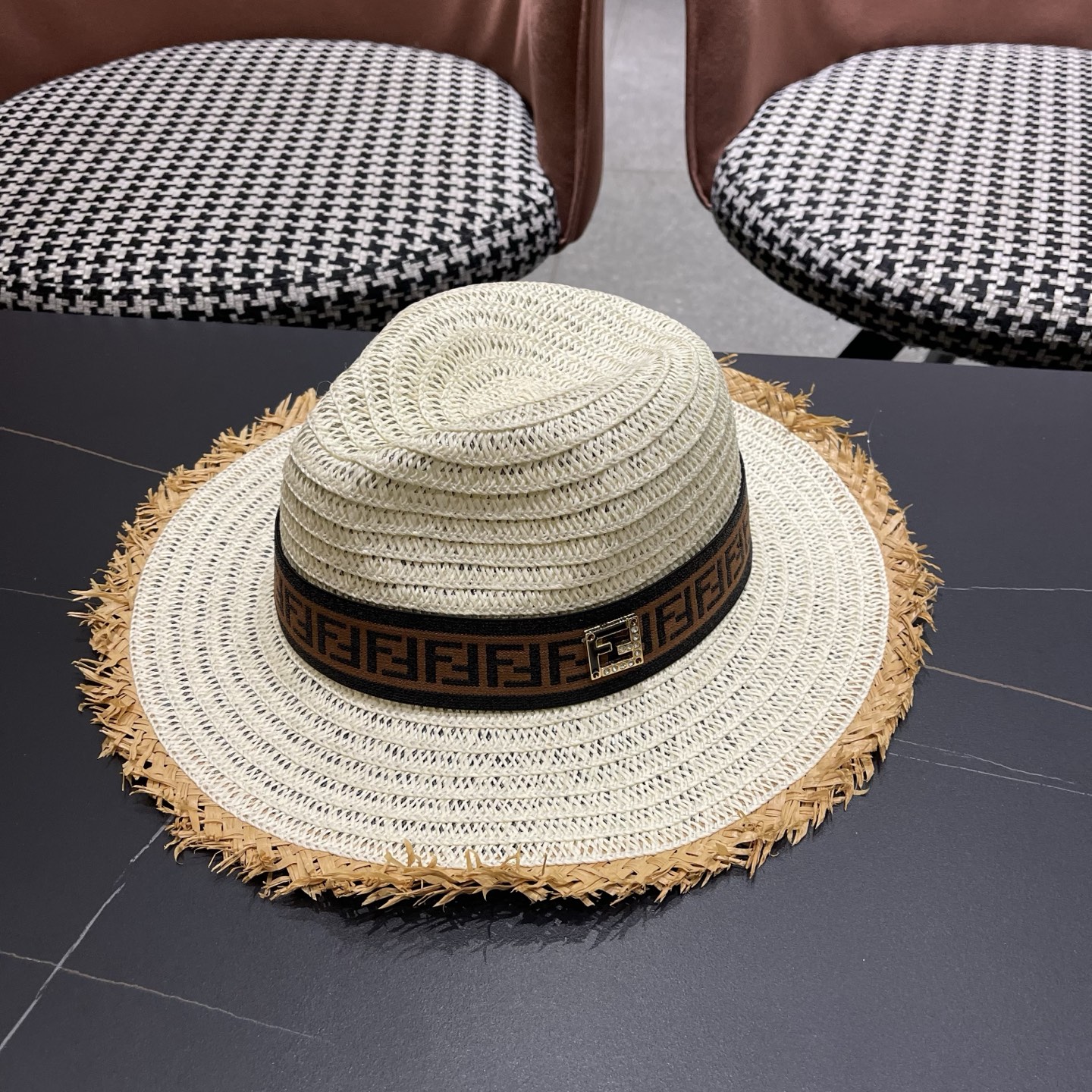 FENDI芬迪 英伦复古巴拿马毛边草帽女春夏遮阳防晒爵士礼帽出游沙滩度假帽子