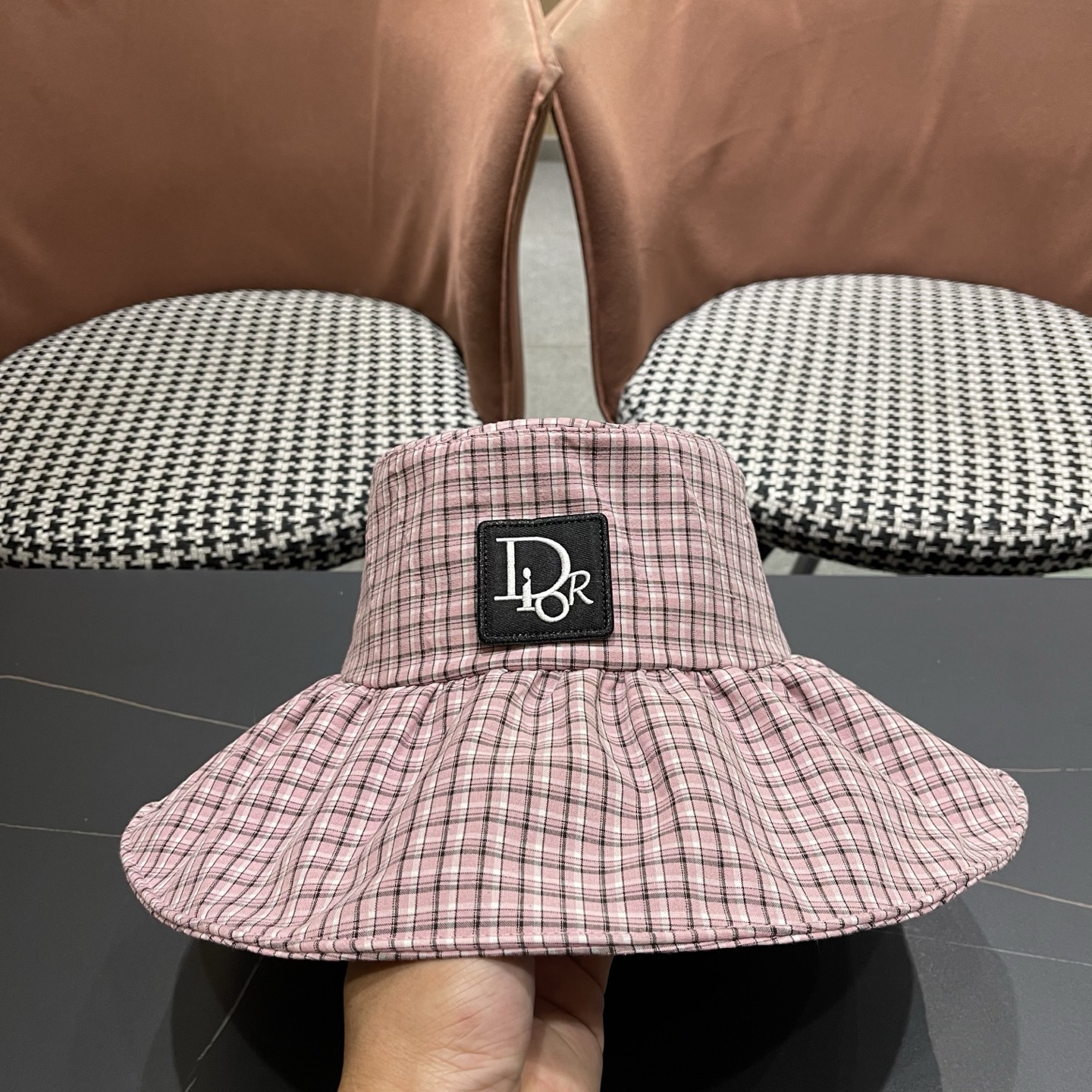 Dior迪奥 朵蕉格纹渔夫帽子女夏季大檐时尚防紫外线 遮阳帽大头围格子防晒帽