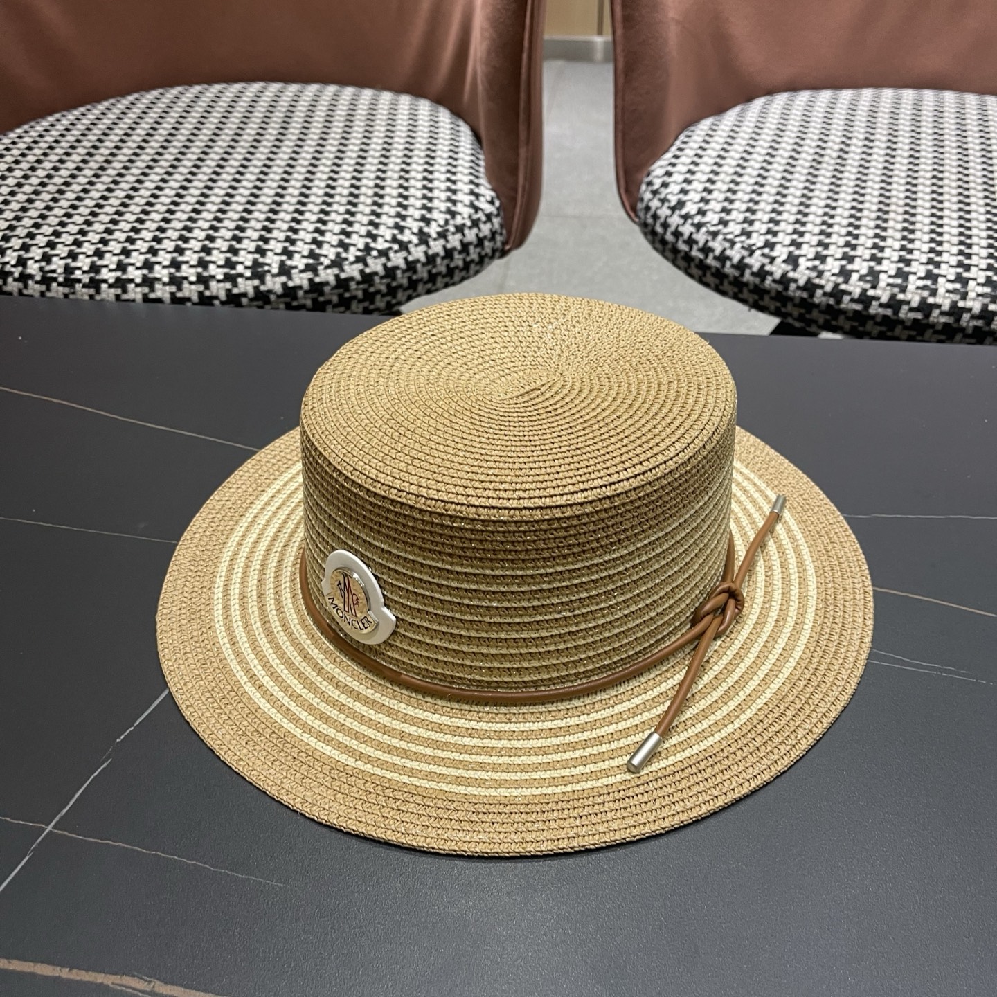 MONCLER（蒙口） 法式平顶帽子女款草编礼帽夏遮阳帽海边度假防晒帽沙滩太阳帽草帽