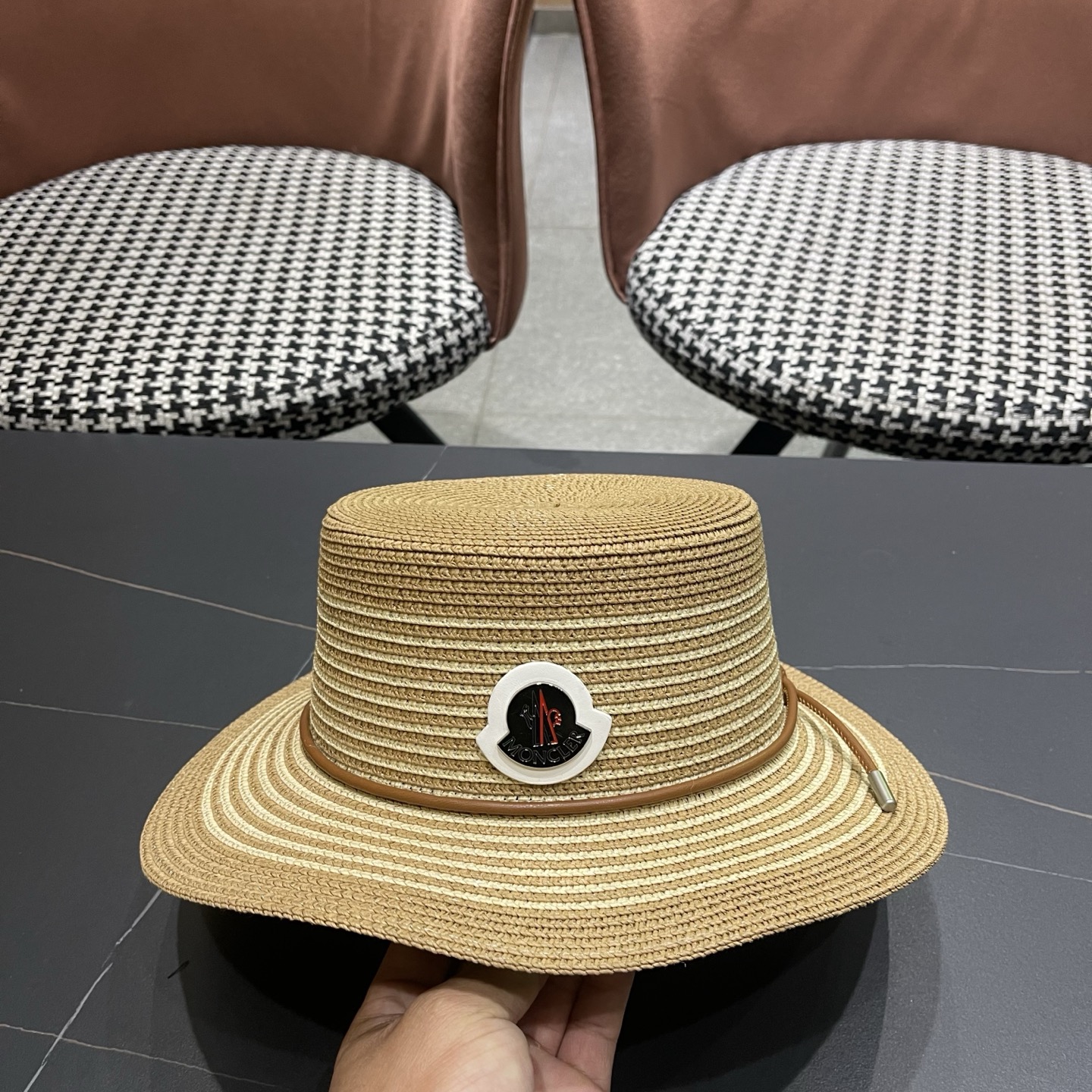 MONCLER（蒙口） 法式平顶帽子女款草编礼帽夏遮阳帽海边度假防晒帽沙滩太阳帽草帽