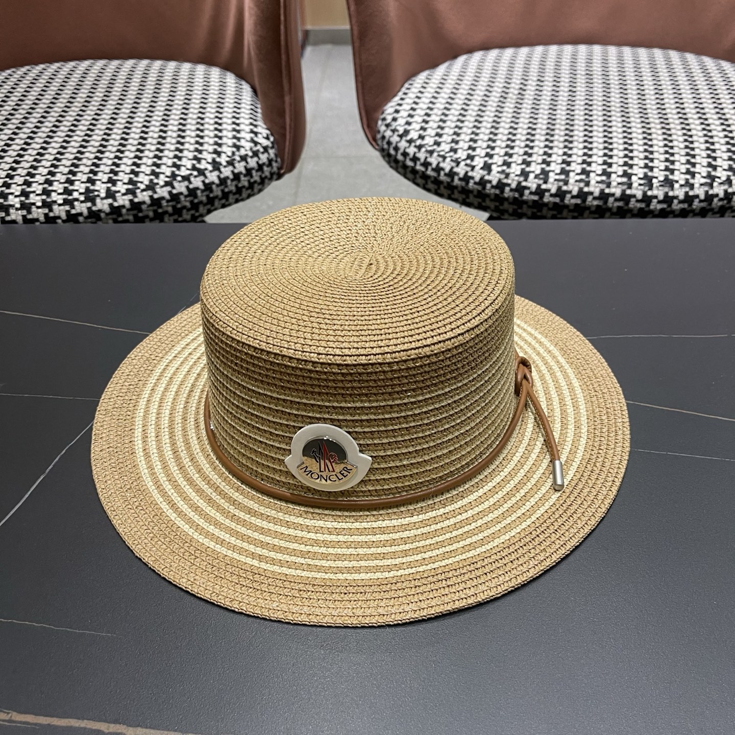 MONCLER（蒙口） 法式平顶帽子女款草编礼帽夏遮阳帽海边度假防晒帽沙滩太阳帽草帽