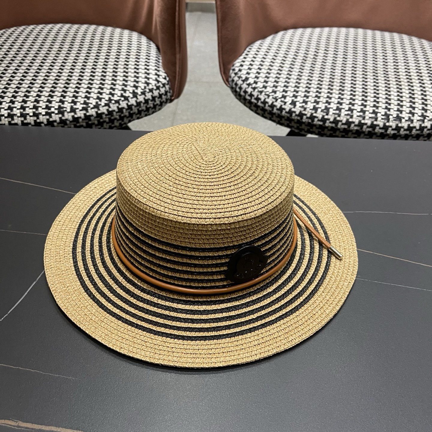 MONCLER（蒙口） 法式平顶帽子女款草编礼帽夏遮阳帽海边度假防晒帽沙滩太阳帽草帽
