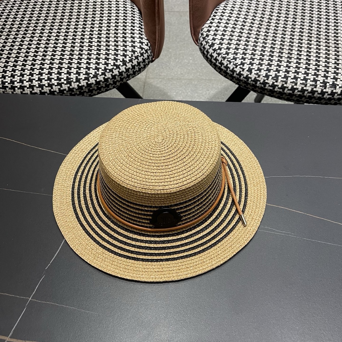 MONCLER（蒙口） 法式平顶帽子女款草编礼帽夏遮阳帽海边度假防晒帽沙滩太阳帽草帽