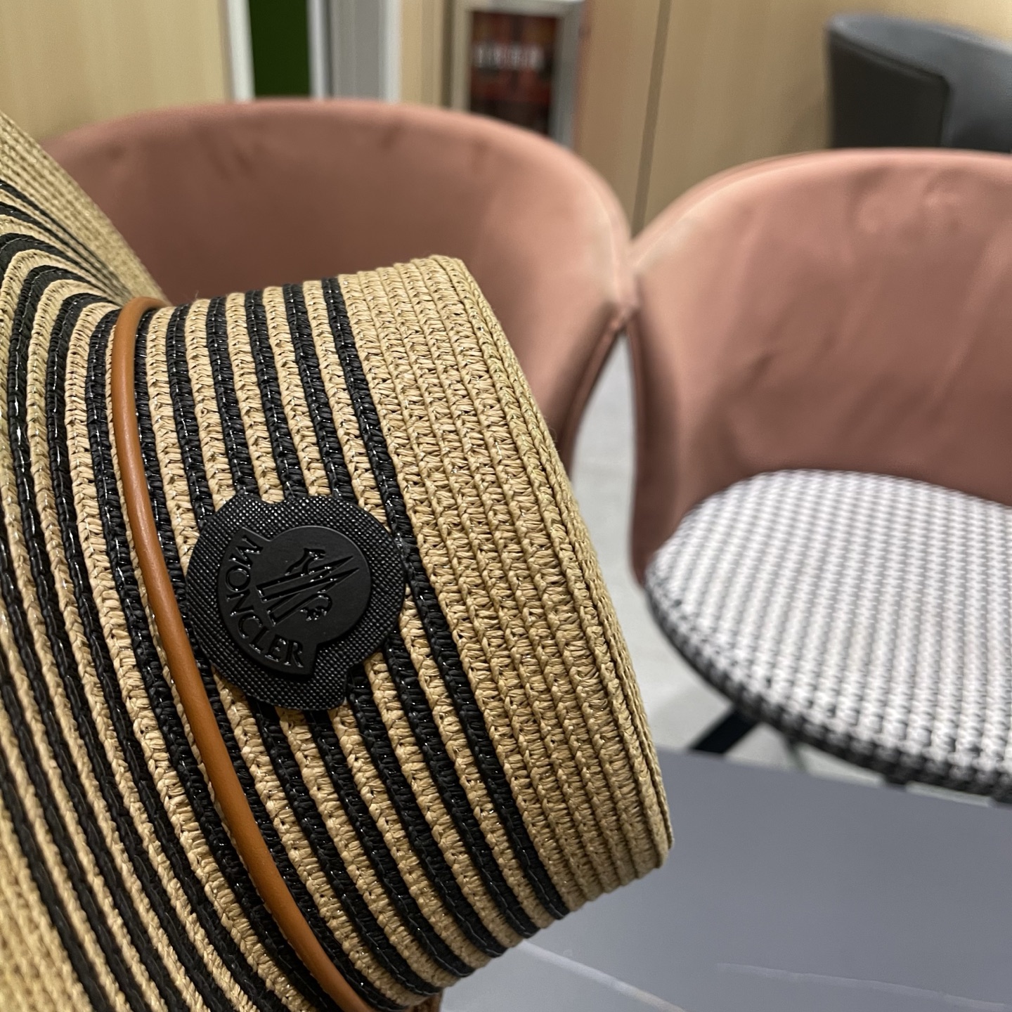 MONCLER（蒙口） 法式平顶帽子女款草编礼帽夏遮阳帽海边度假防晒帽沙滩太阳帽草帽